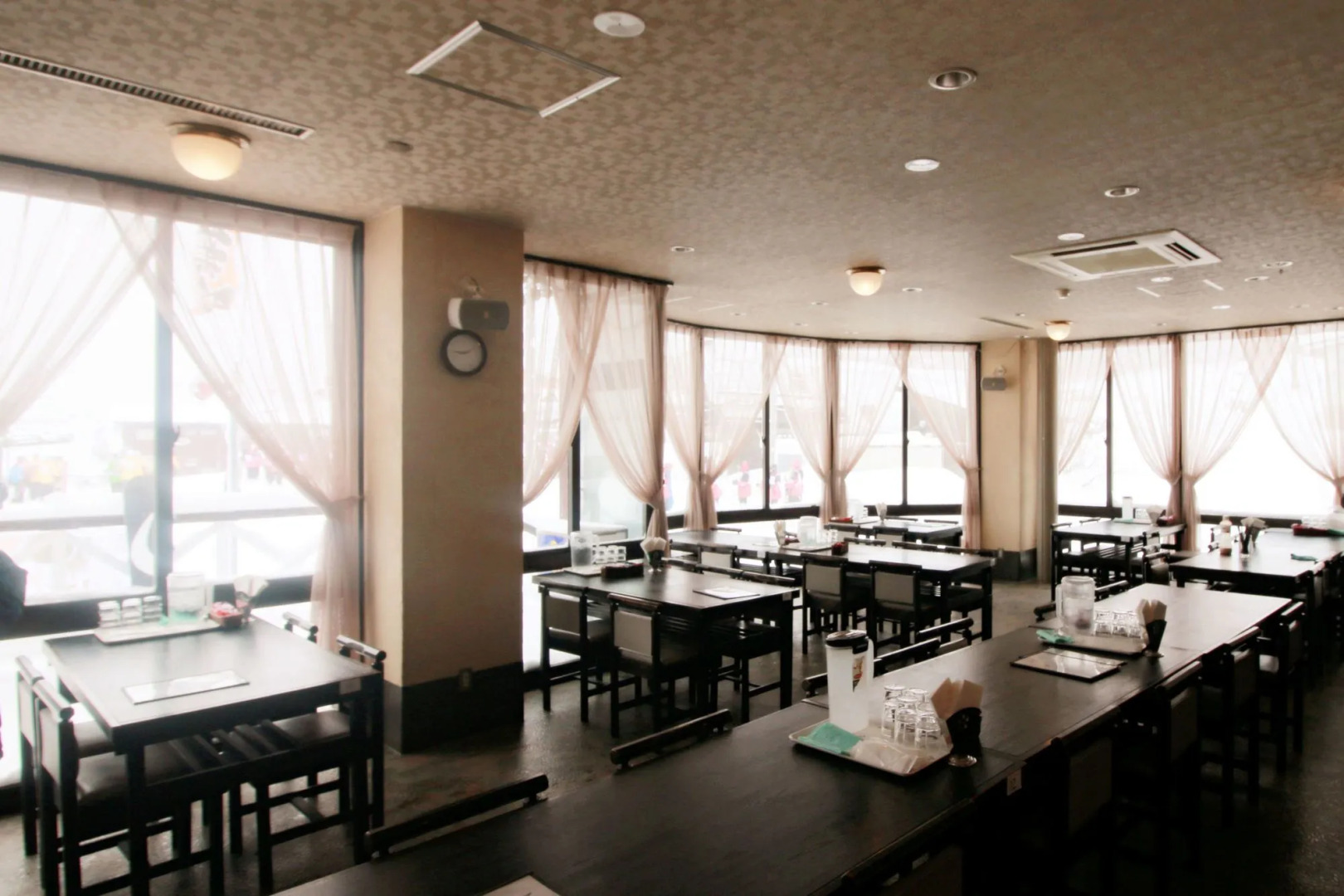 La Vista Hotel - Stay on the Slopes