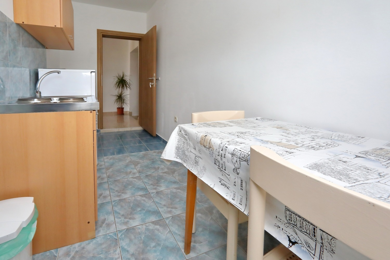 Room Aleksandra - 10 m from sea: R7 Bibinje, Zadar riviera