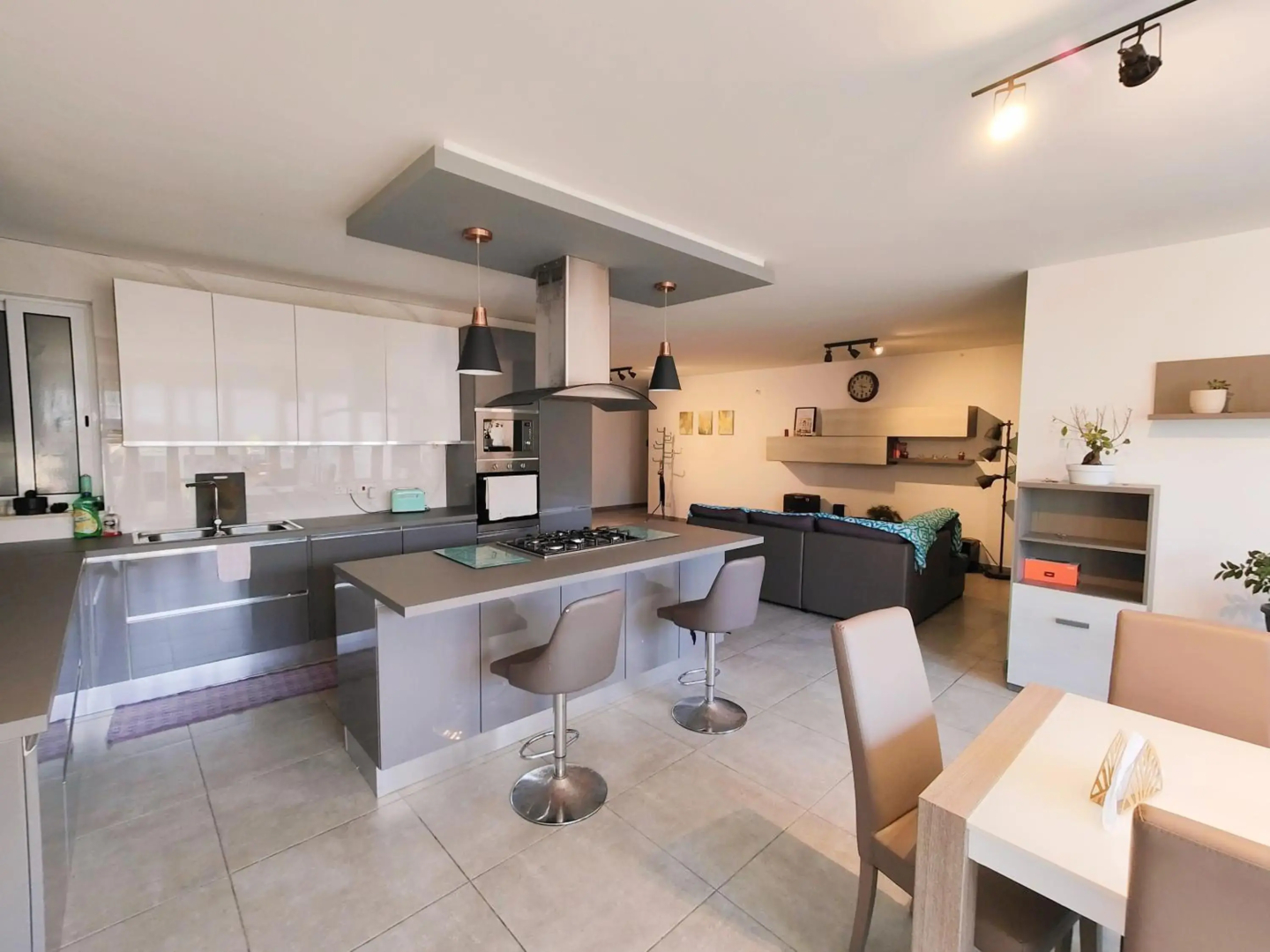 Large Central Apartment Near Valletta & Seafront
