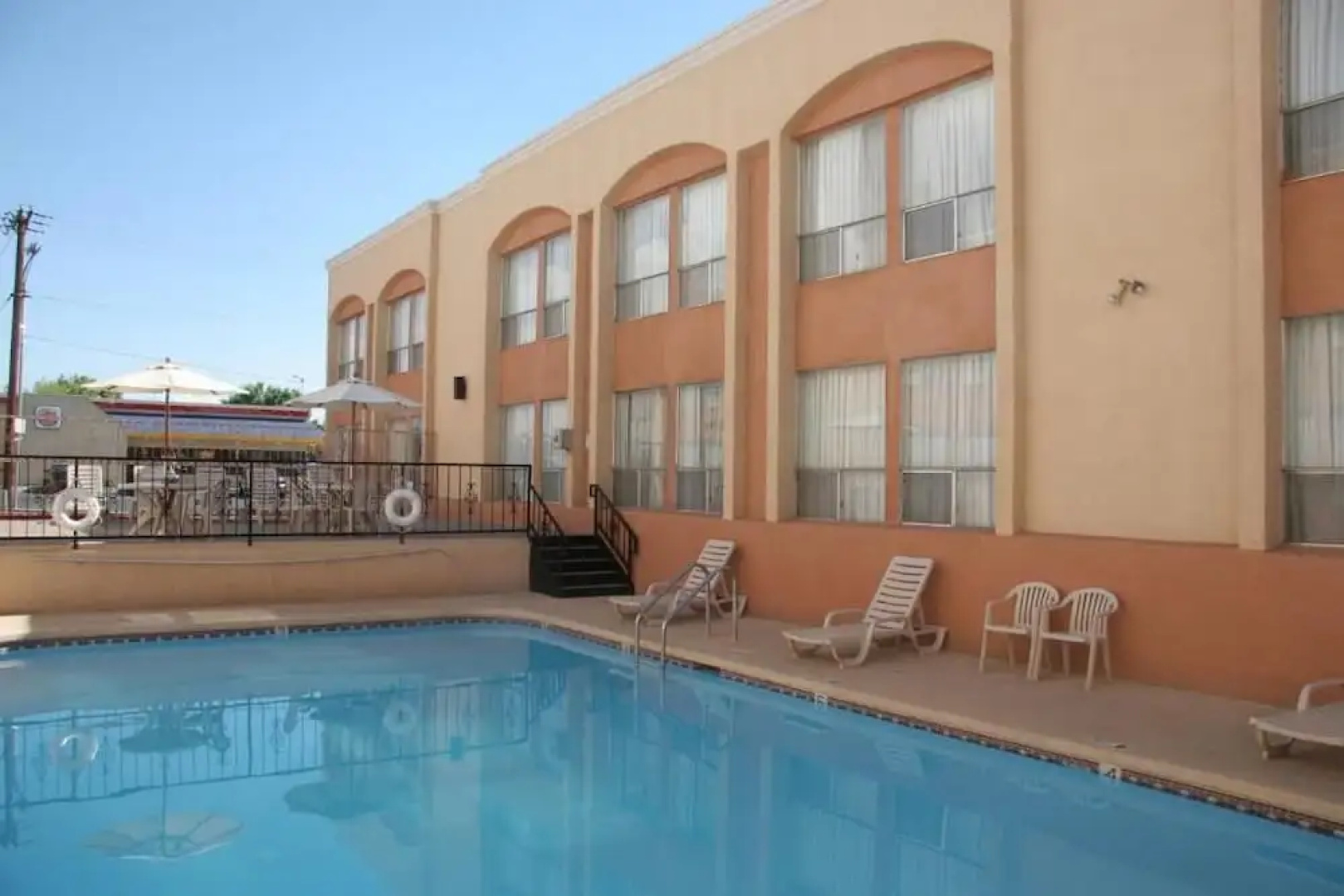 Barcelona Suites Albuquerque