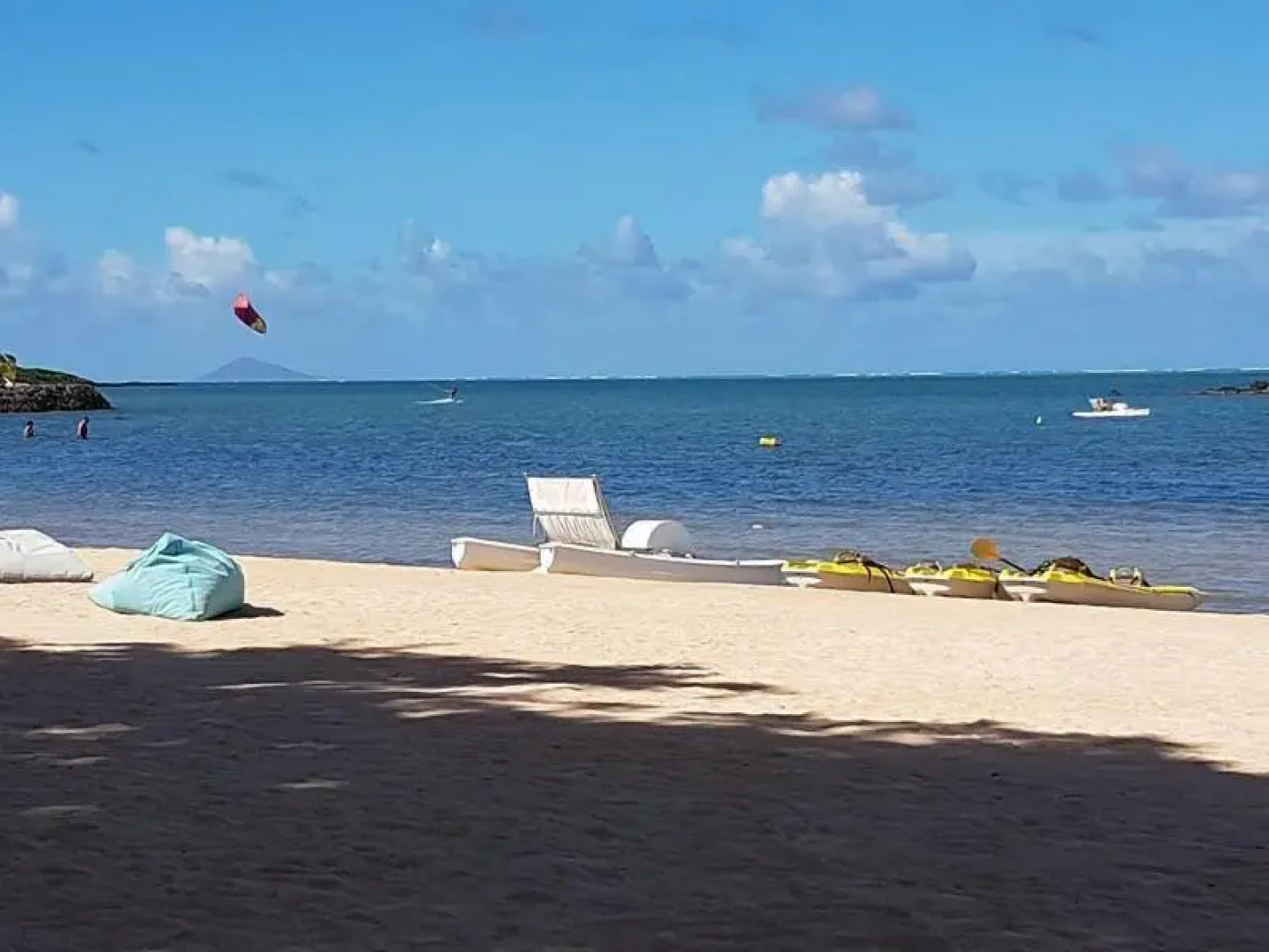 Azuri Apartment with Beach, Pools, Gym, Restaurants, Spa, Boats, kids Corner