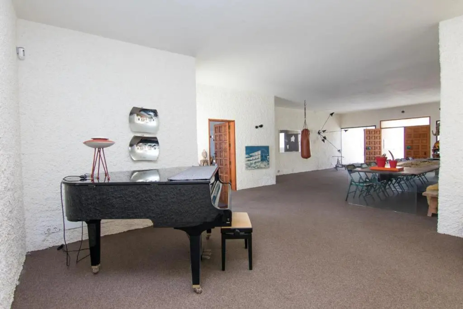 Exclusive Design Villa : 1080 m2, oceanfront, 2 swimming pools.