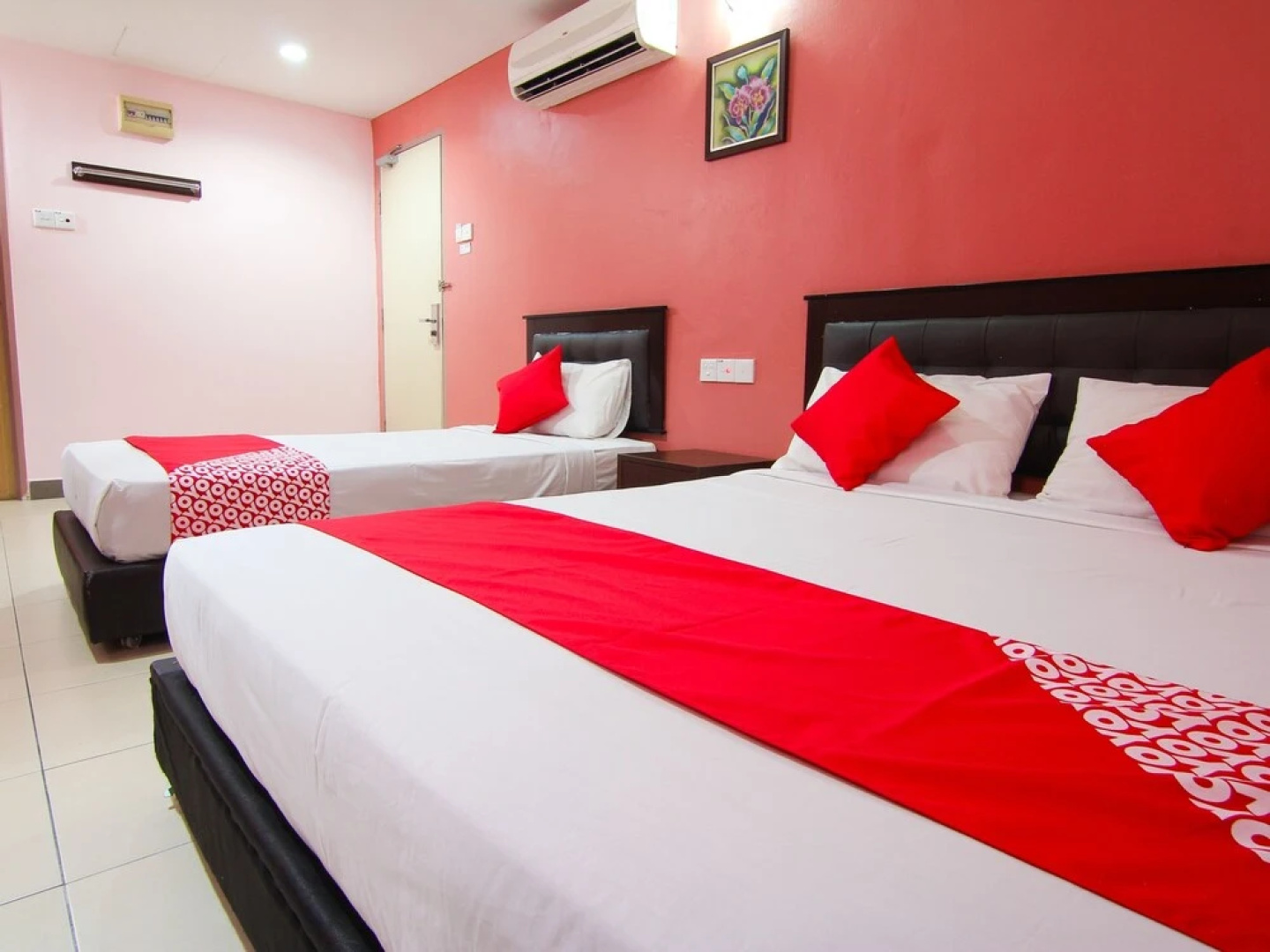 Hotel Putra Iskandar by OYO Rooms