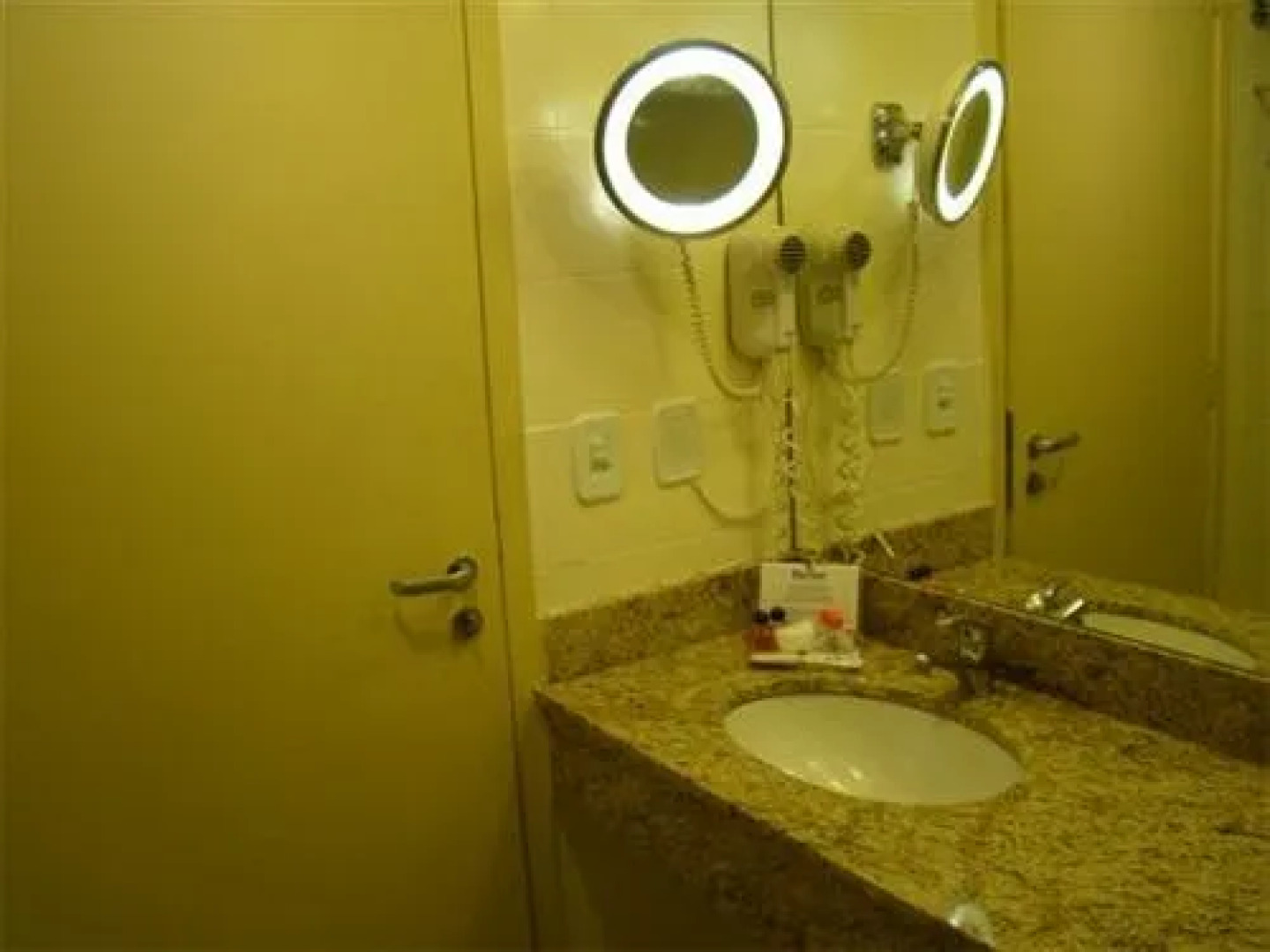 Harbor Regent Suites