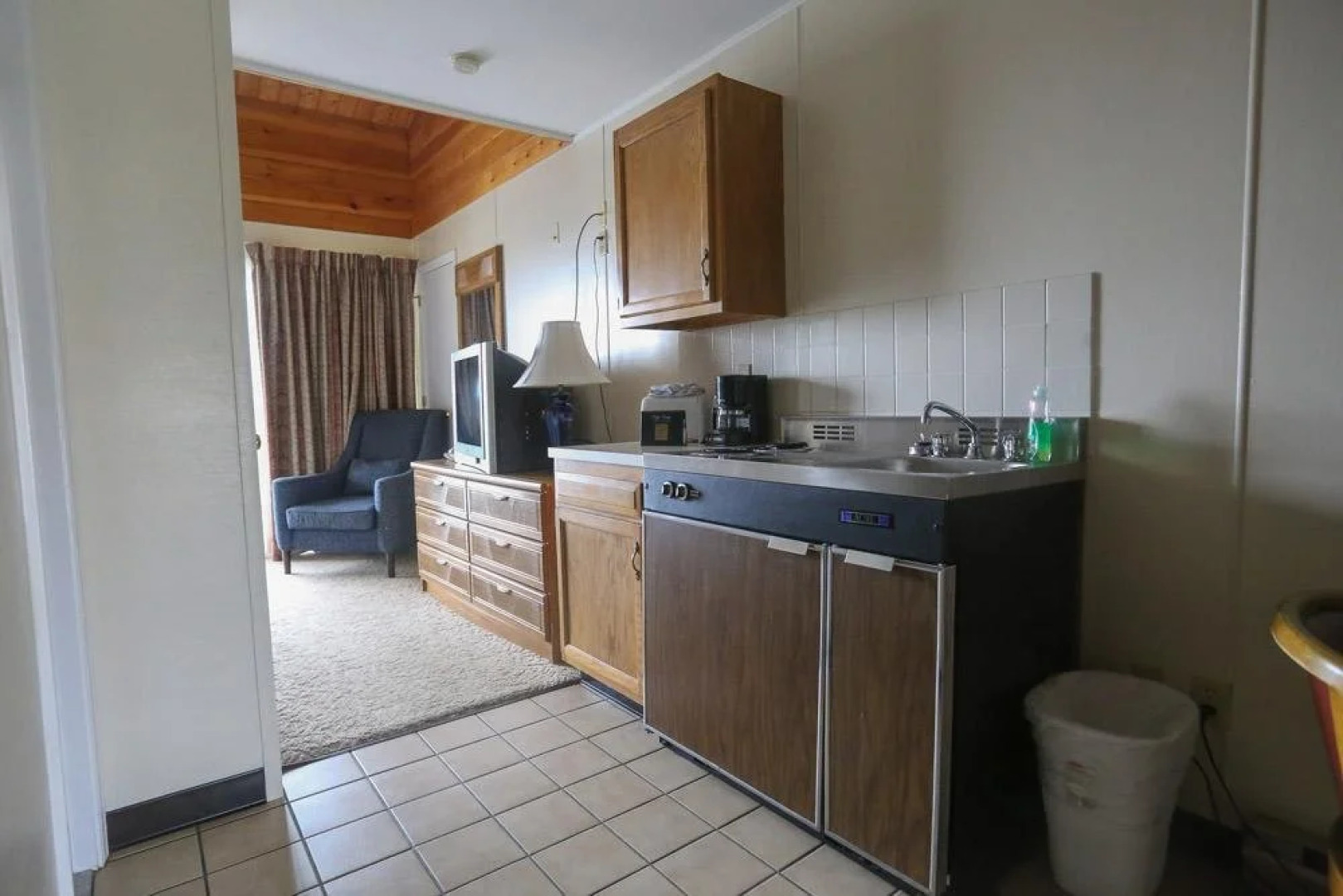 Waves Oceanfront Resort