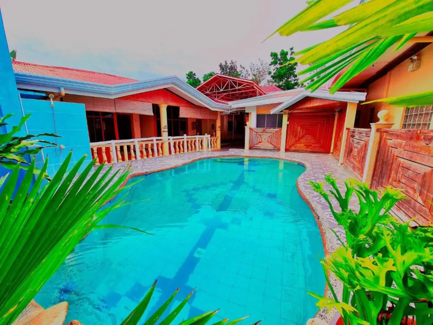 La-Familia Guest House