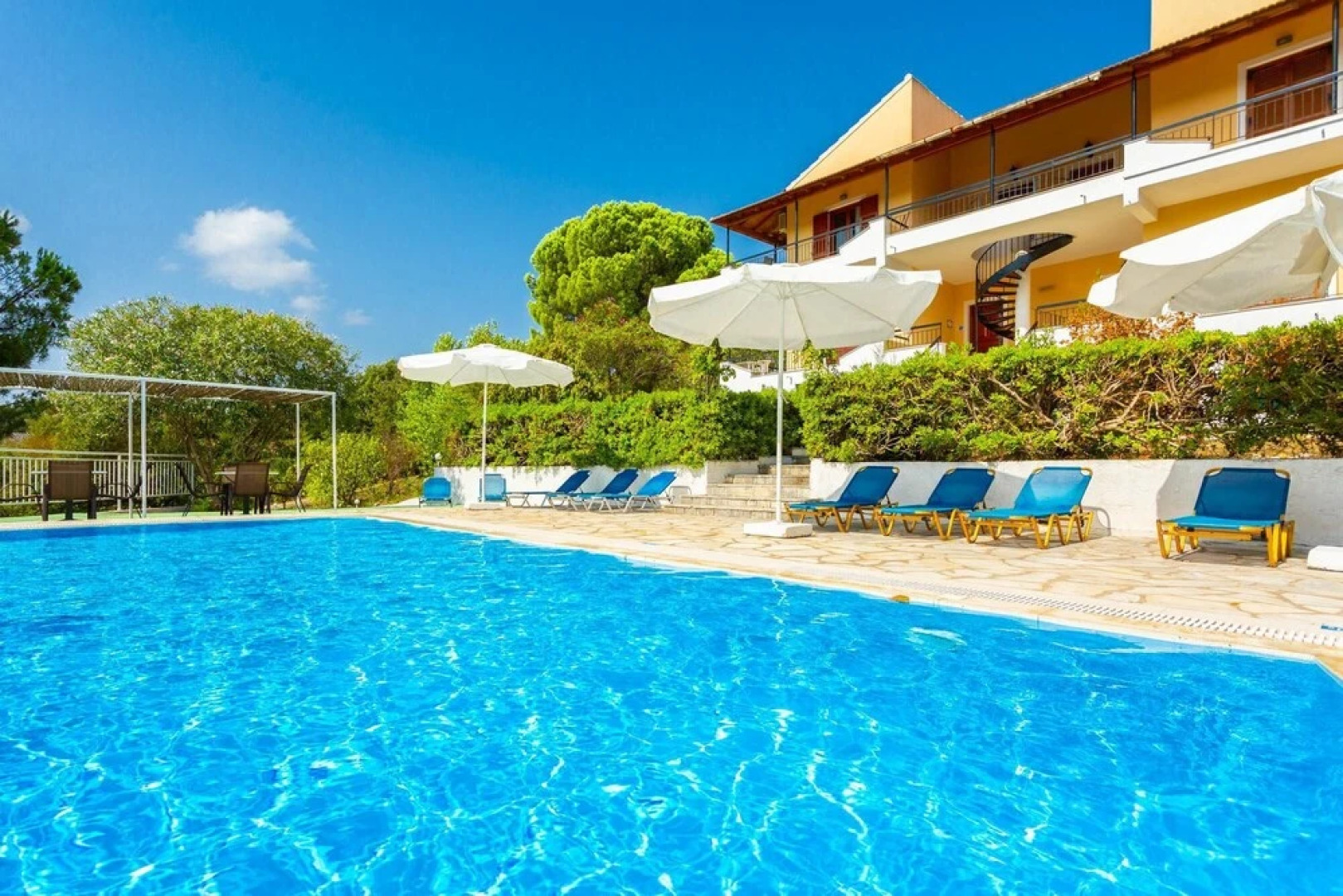 Cochelli Villa Upper Swimming Pool Walk to Beach Sea Views A C Wifi Car Not Required - 205