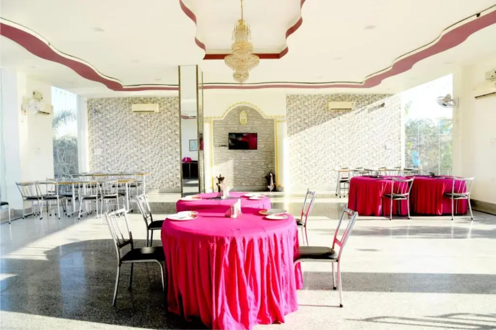 Hotel Rani Bagh Resort