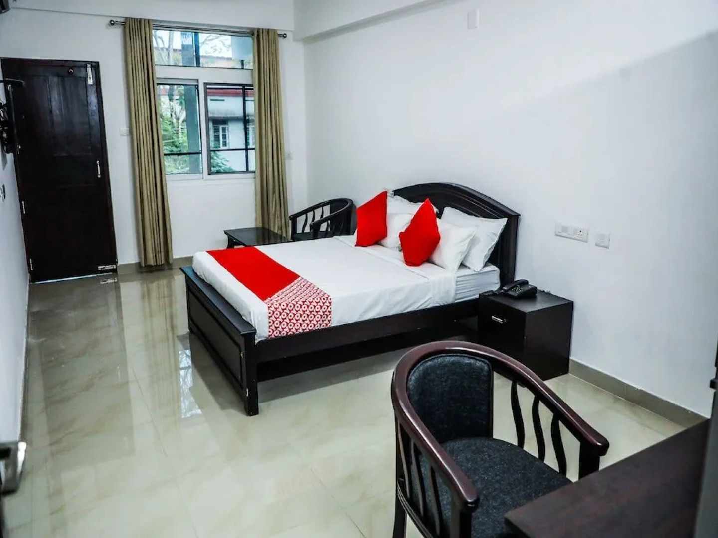 Oyo 27757 Mayflower Residency