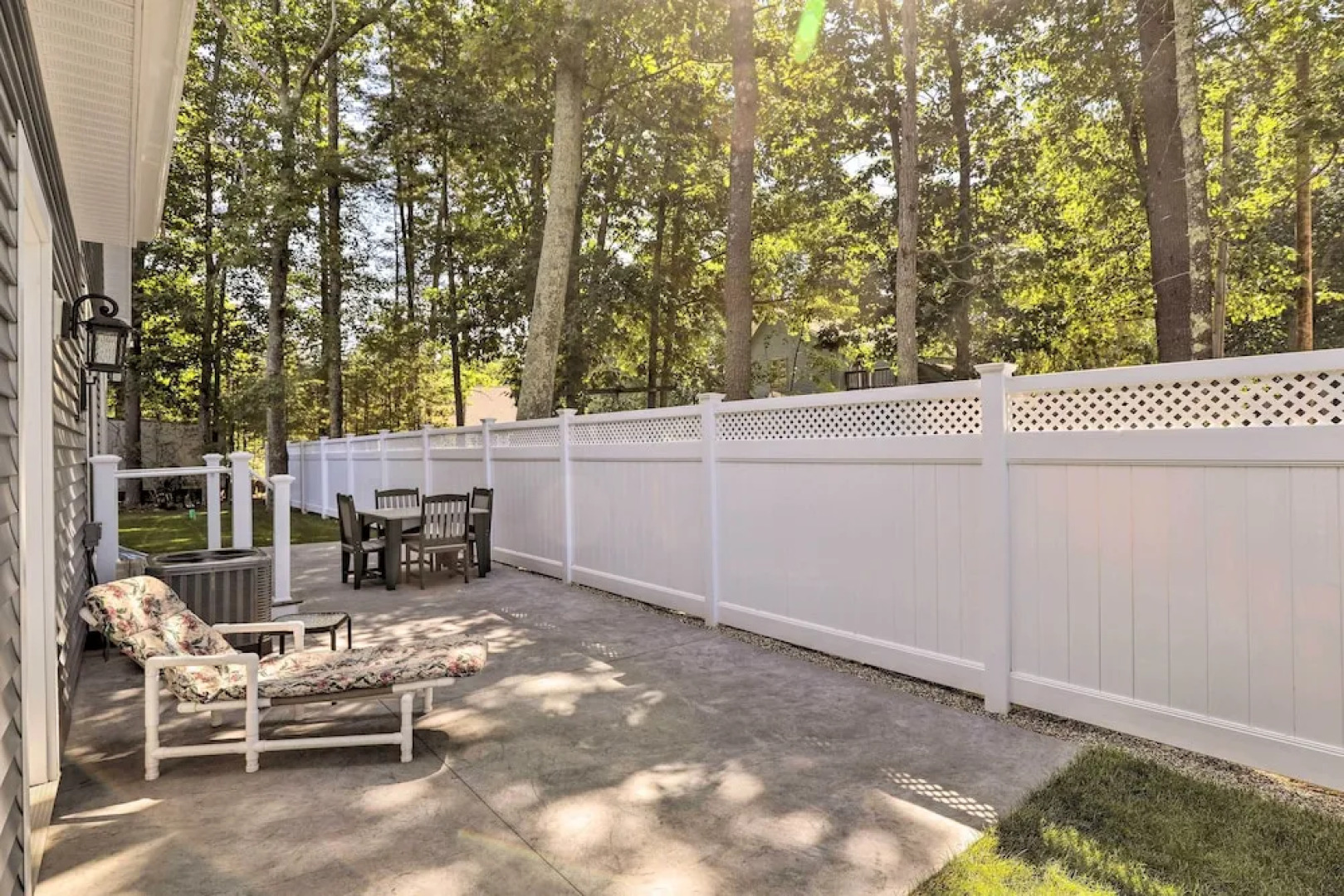 Sun-dappled Retreat - Walk to Wickaboag Lake!