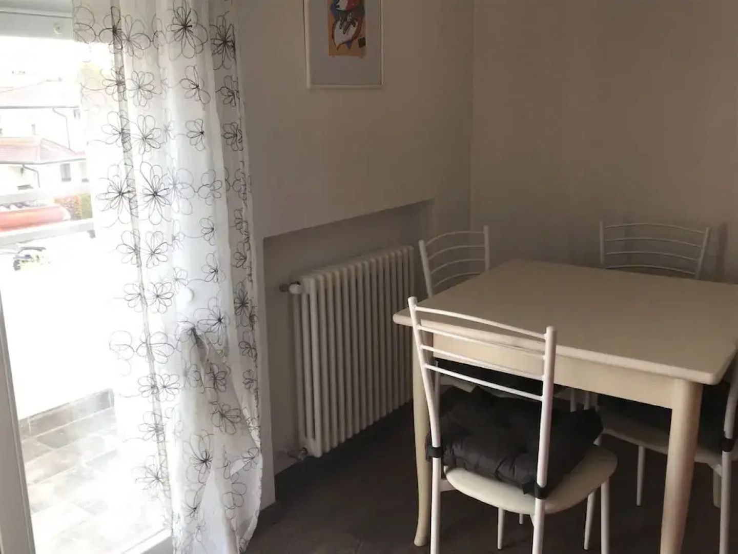 Emilio's House Located in a Quite and Residential Area