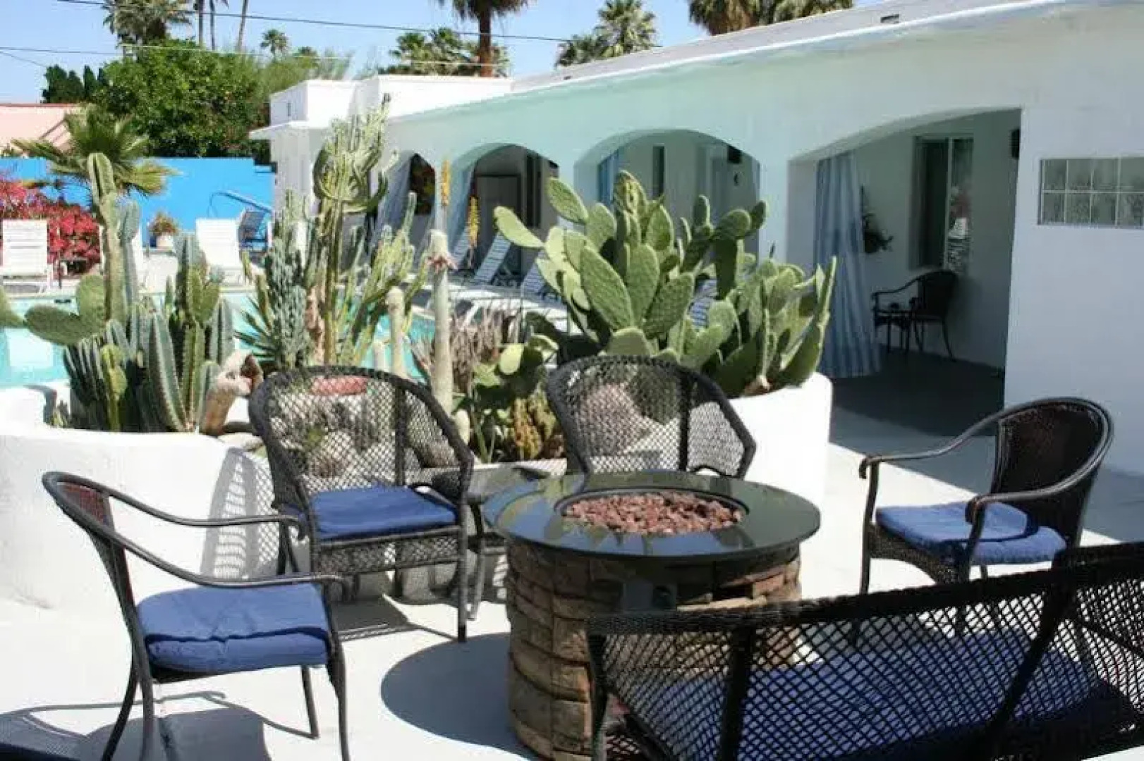 Posh Palm Springs Inn