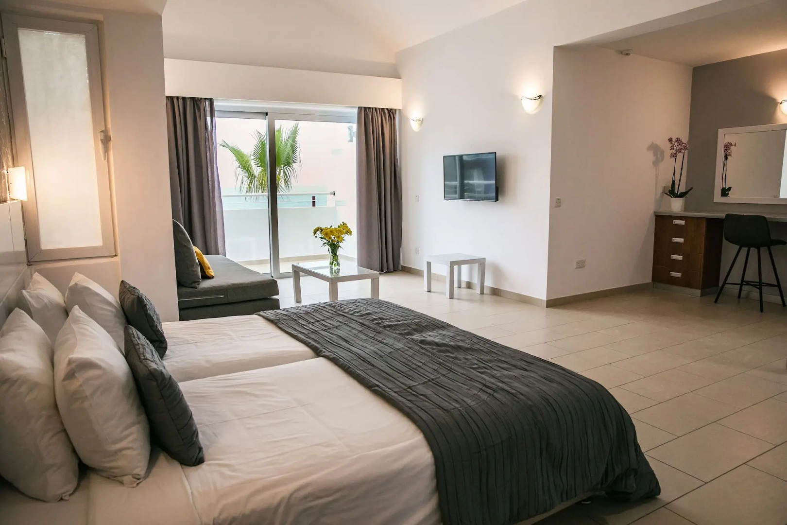 Theo Sunset Bay Hotel