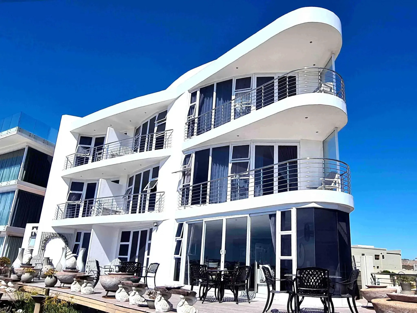 Crystal Lagoon Lodge