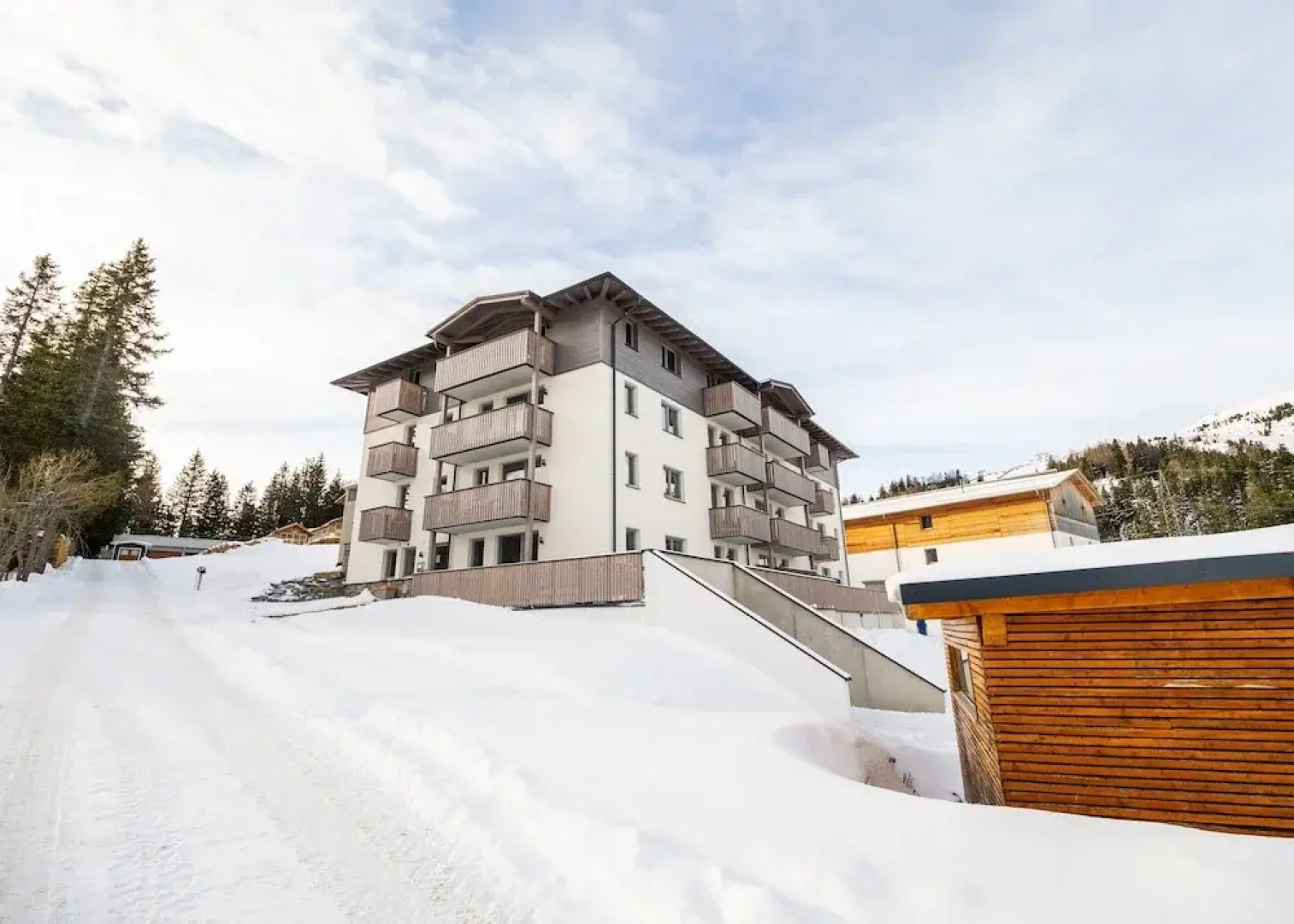 Spacious Apartment With Terrace for 8 Guests