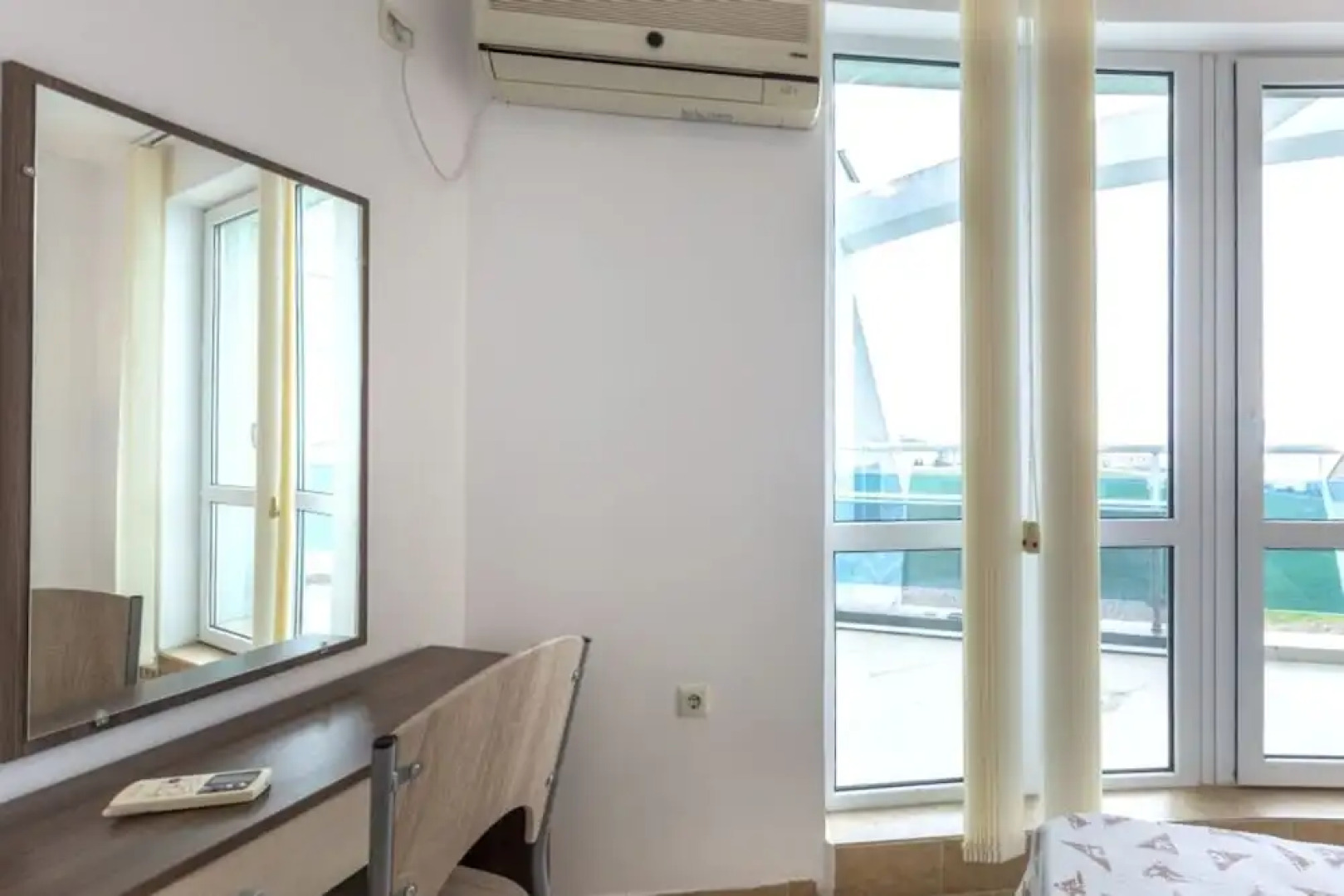 Sea View 1 Bed Apartment With Stunning Ocean Views