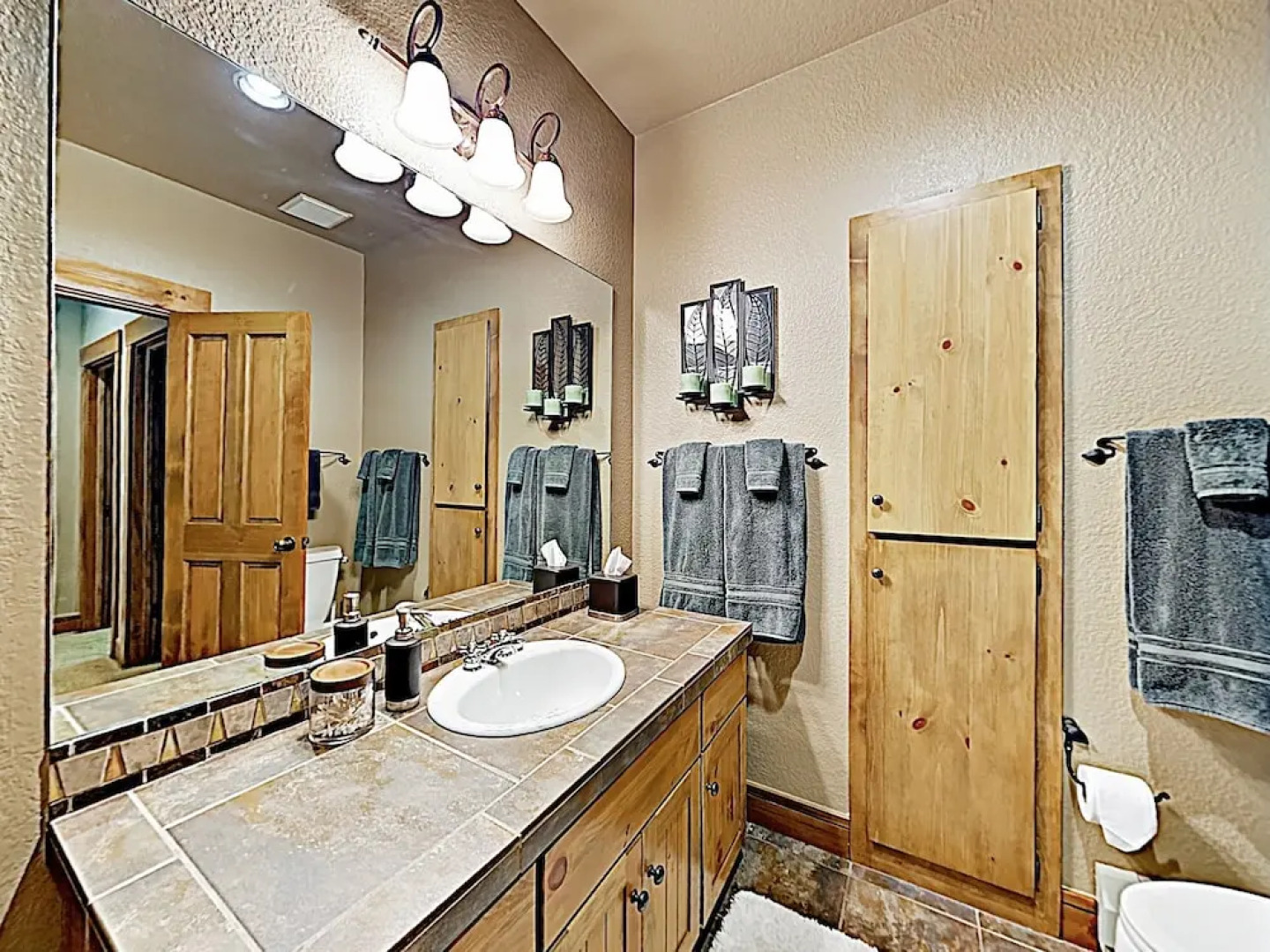 New Listing! Alpine Getaway W/ Deck, Near Skiing 3 Bedroom Home