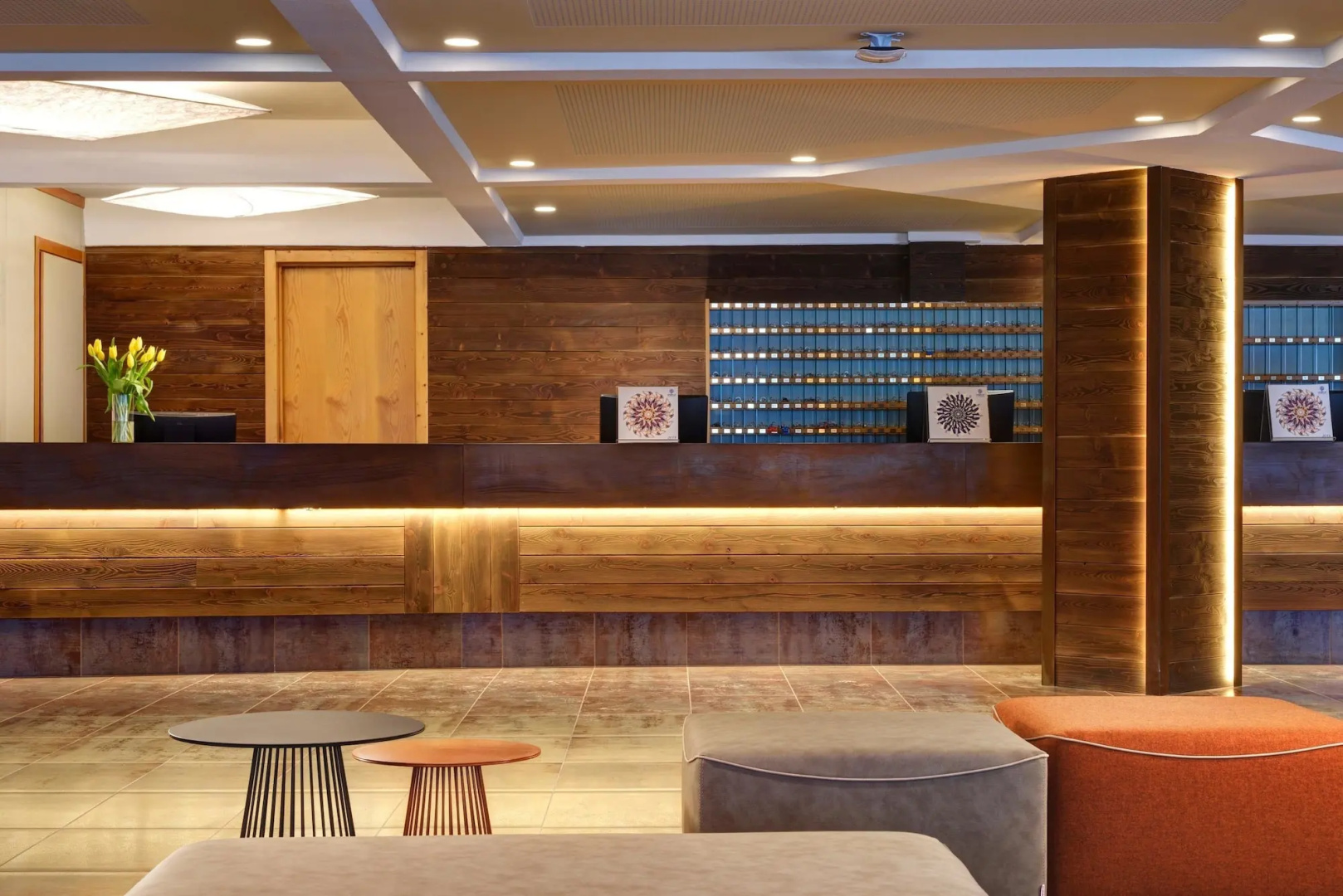 TH 1400 Hotel