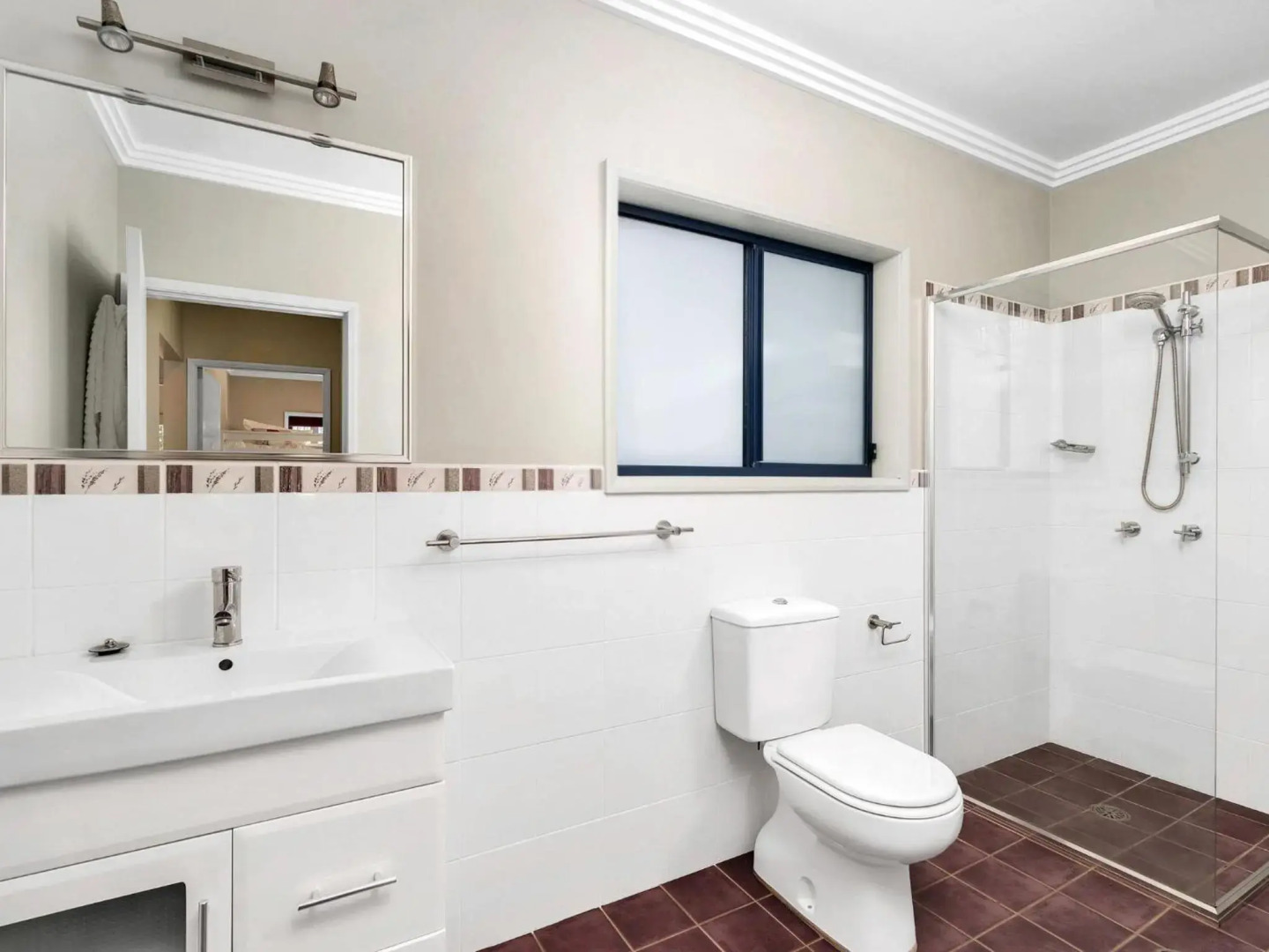 HALCYON Gerroa 4pm Check Out Sundays except Peak season