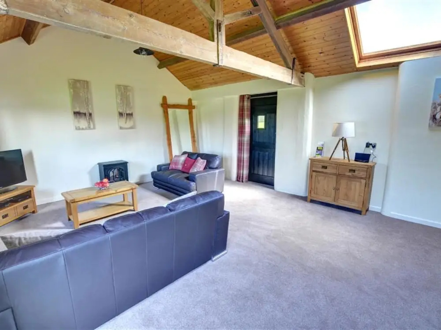 Spacious Holiday Home in Llandinam near River