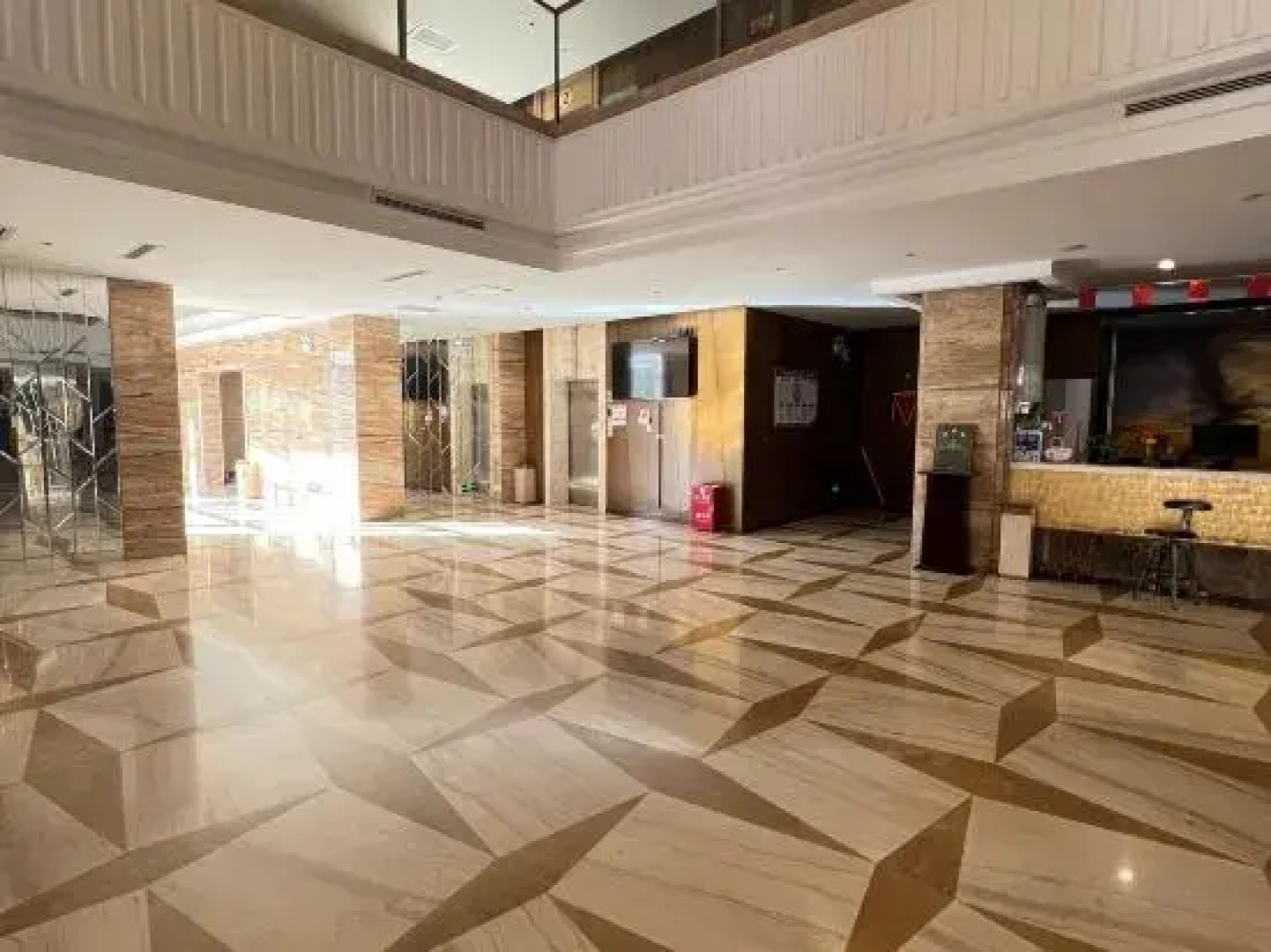 Qemo Hotel (Qemo People's Government Branch)