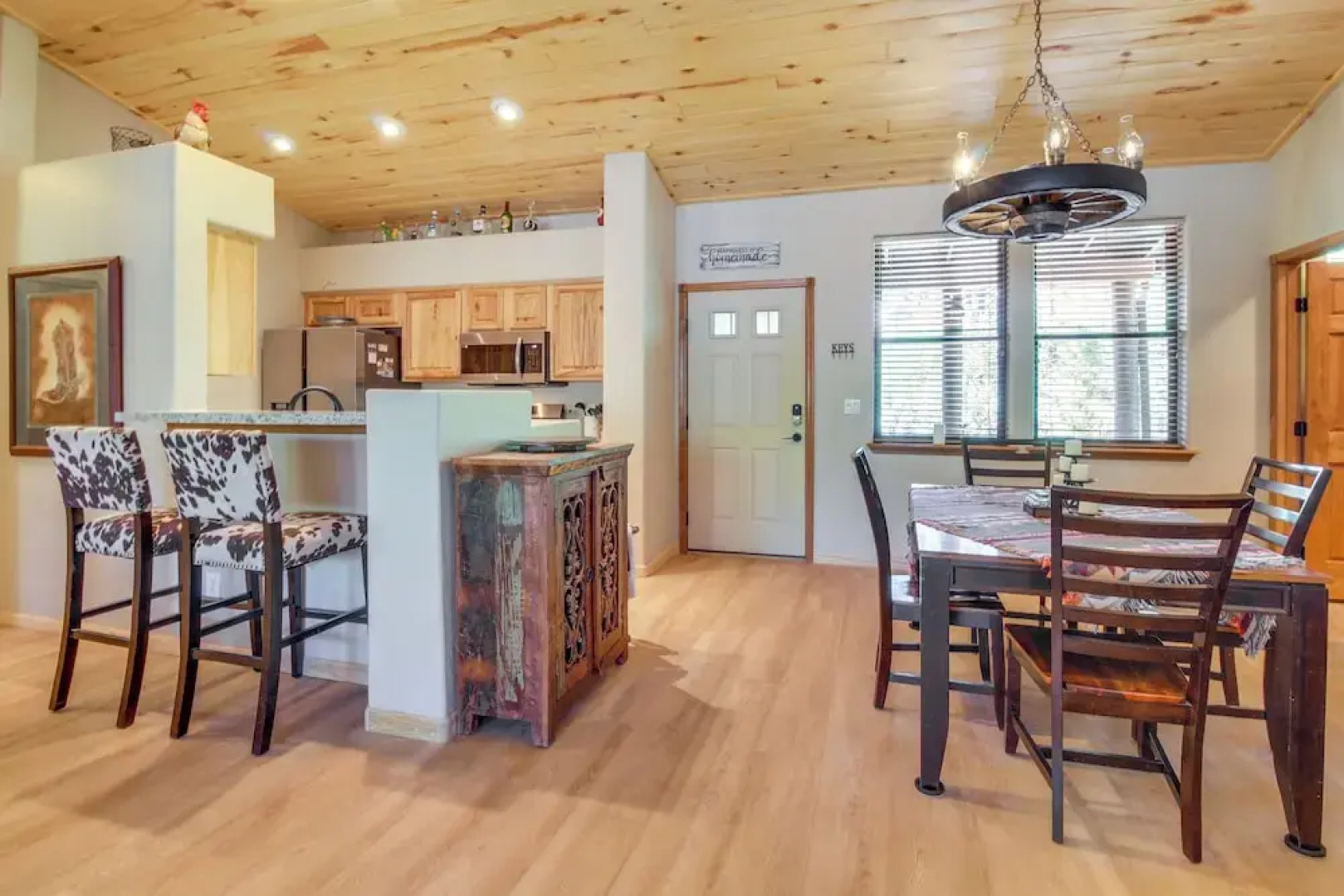 Custom Show Low Cabin w/ Deck at Torreon Resort