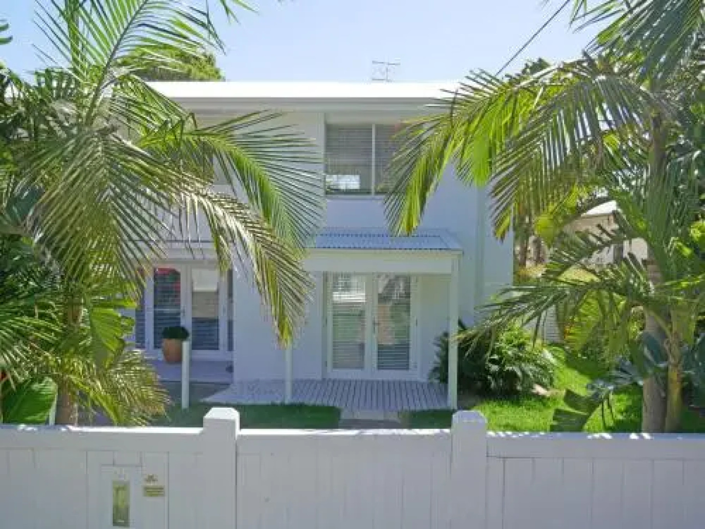 The White House', 25 Tomaree Road - Fantastic House With Pool, Linen Foxtel And Wii-U