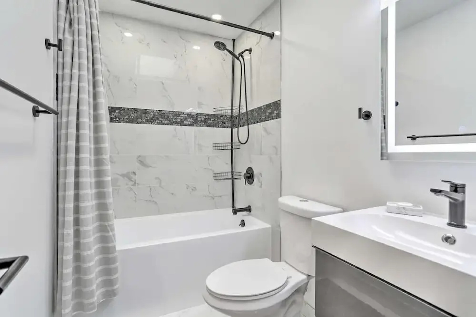 Luxury Home With Modern Finishes - Game Room & Hot Tub - Pocono Mountains 3 Bedroom Home by Redawning