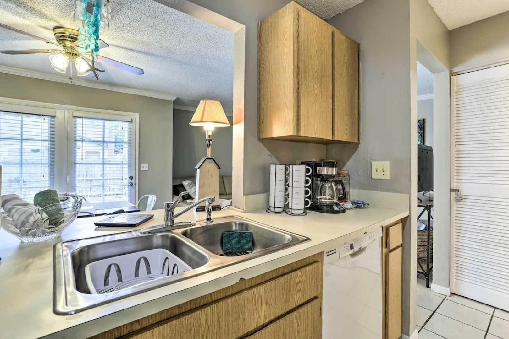 Seminole Townhome: Easy Access to Beaches!