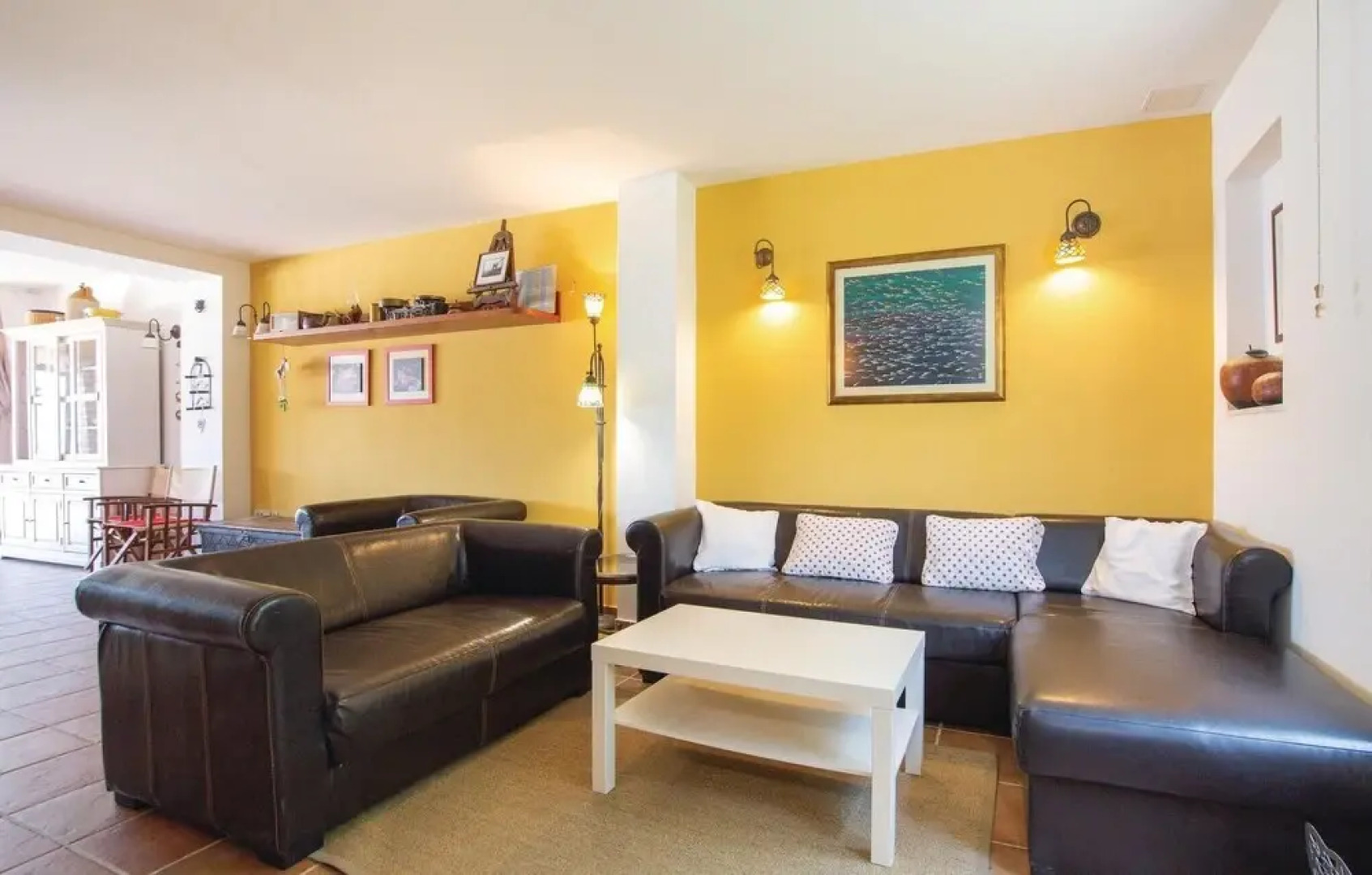 Nice Home in Slatine with Hot Tub, WiFi & 3 Bedrooms