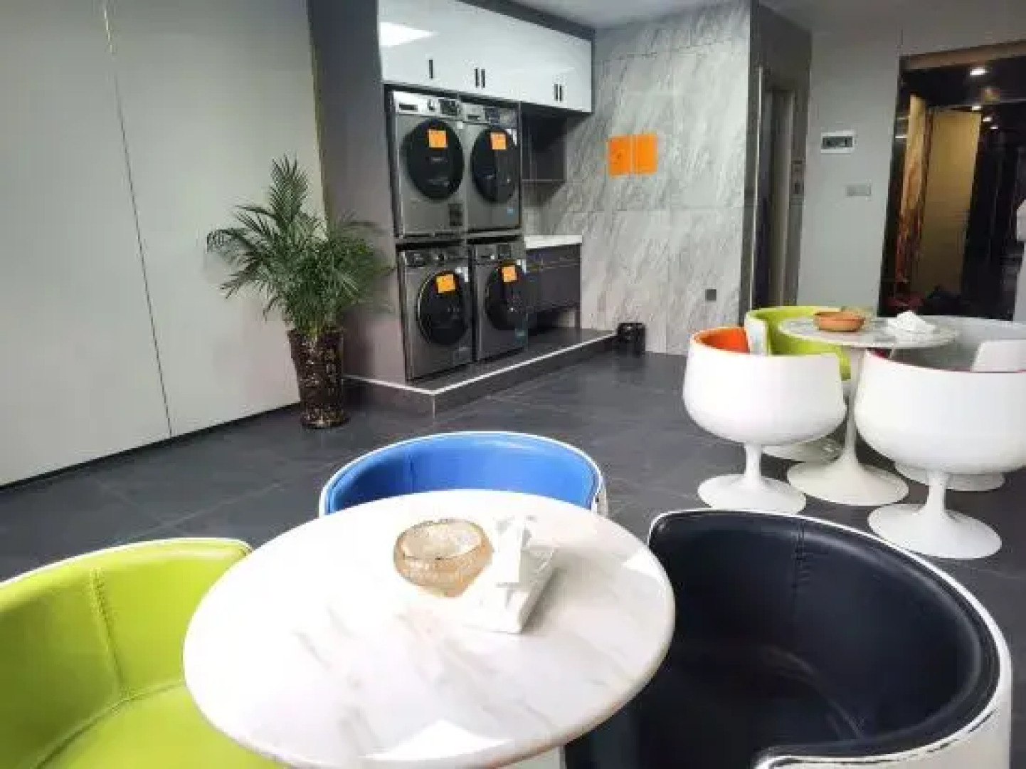 Royal Hot Spring Theme Inn