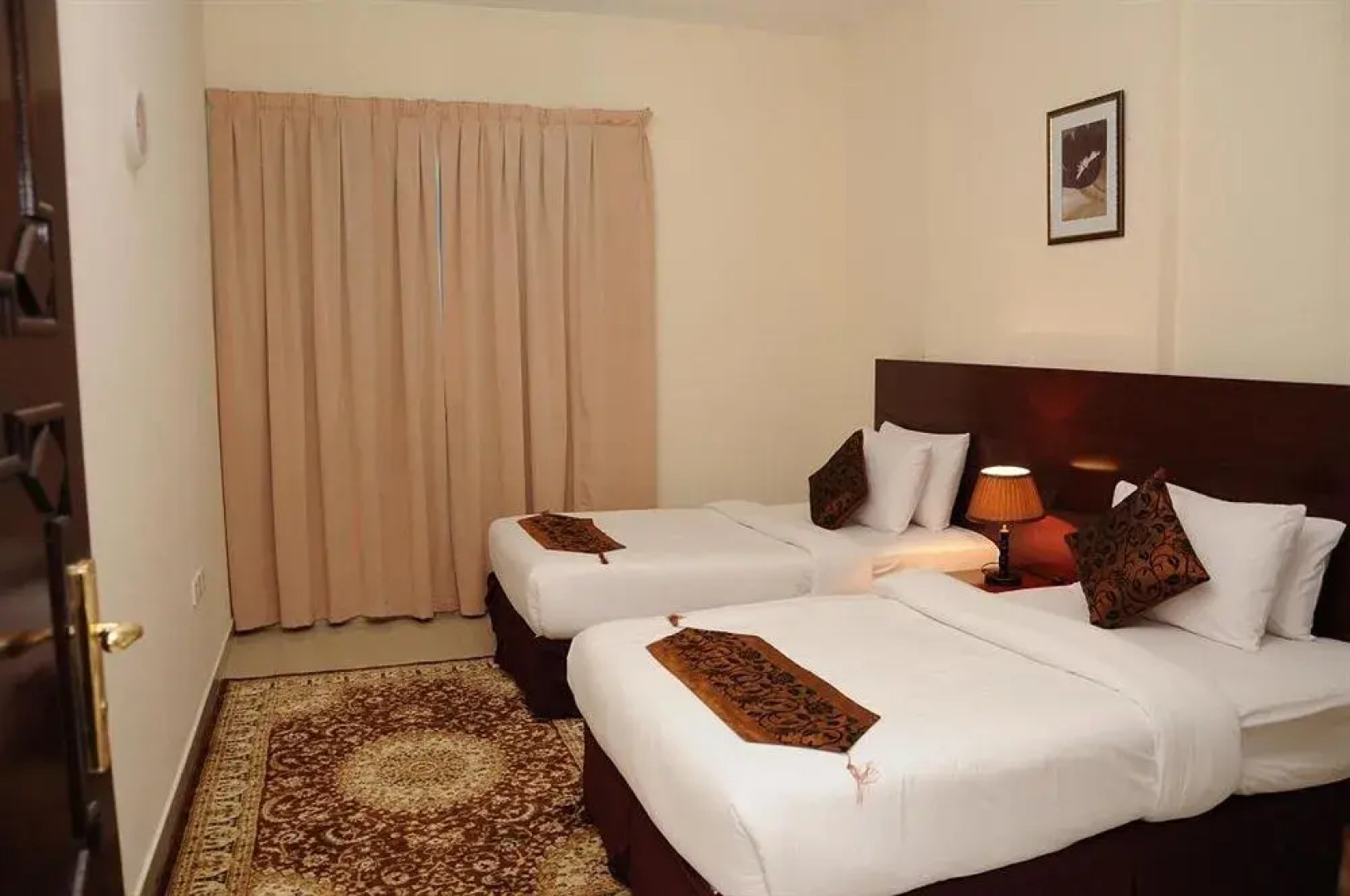 Raynor Hotel Apartments