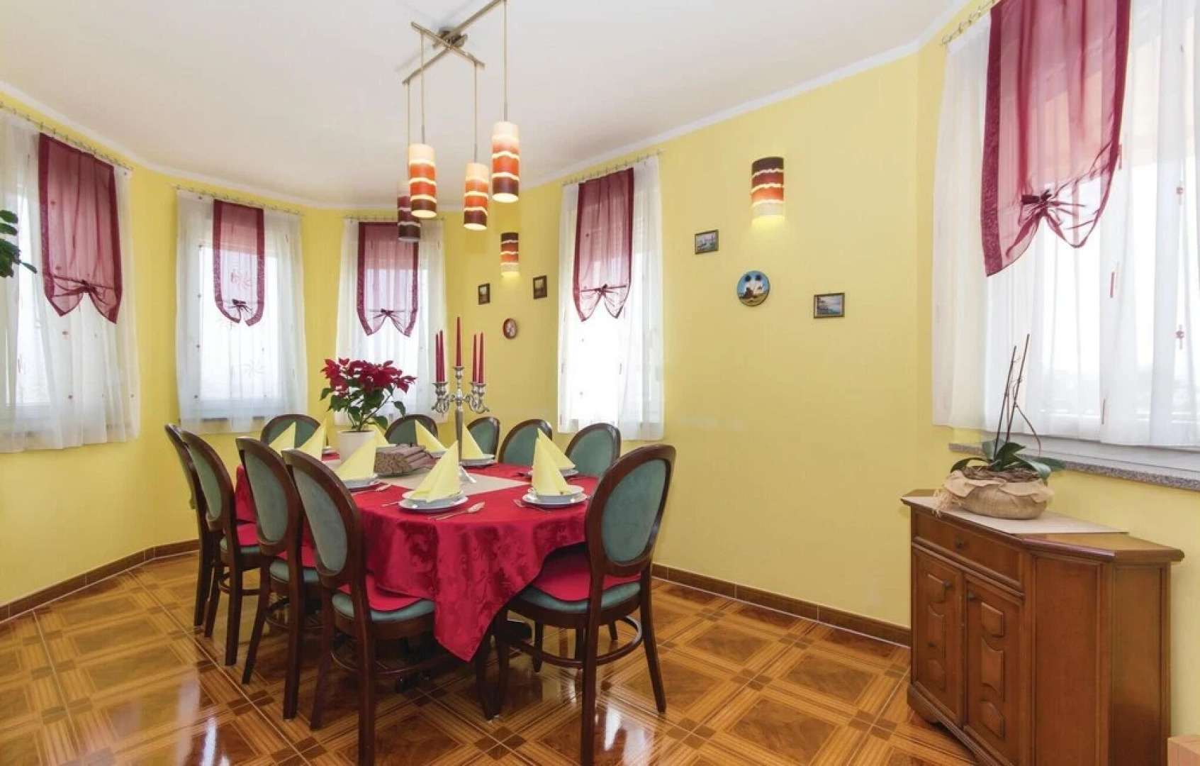 Amazing Home in Marcana With Wifi and 6 Bedrooms