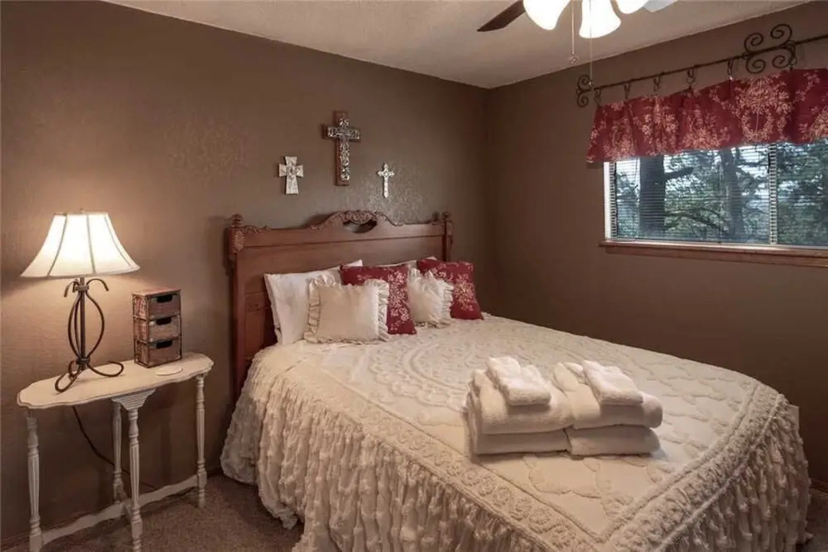 Majestic Retreat - Four Bedroom Cabin