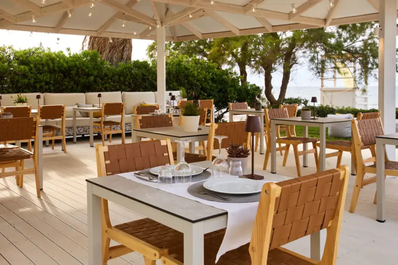 Maravel Star Art Hotel