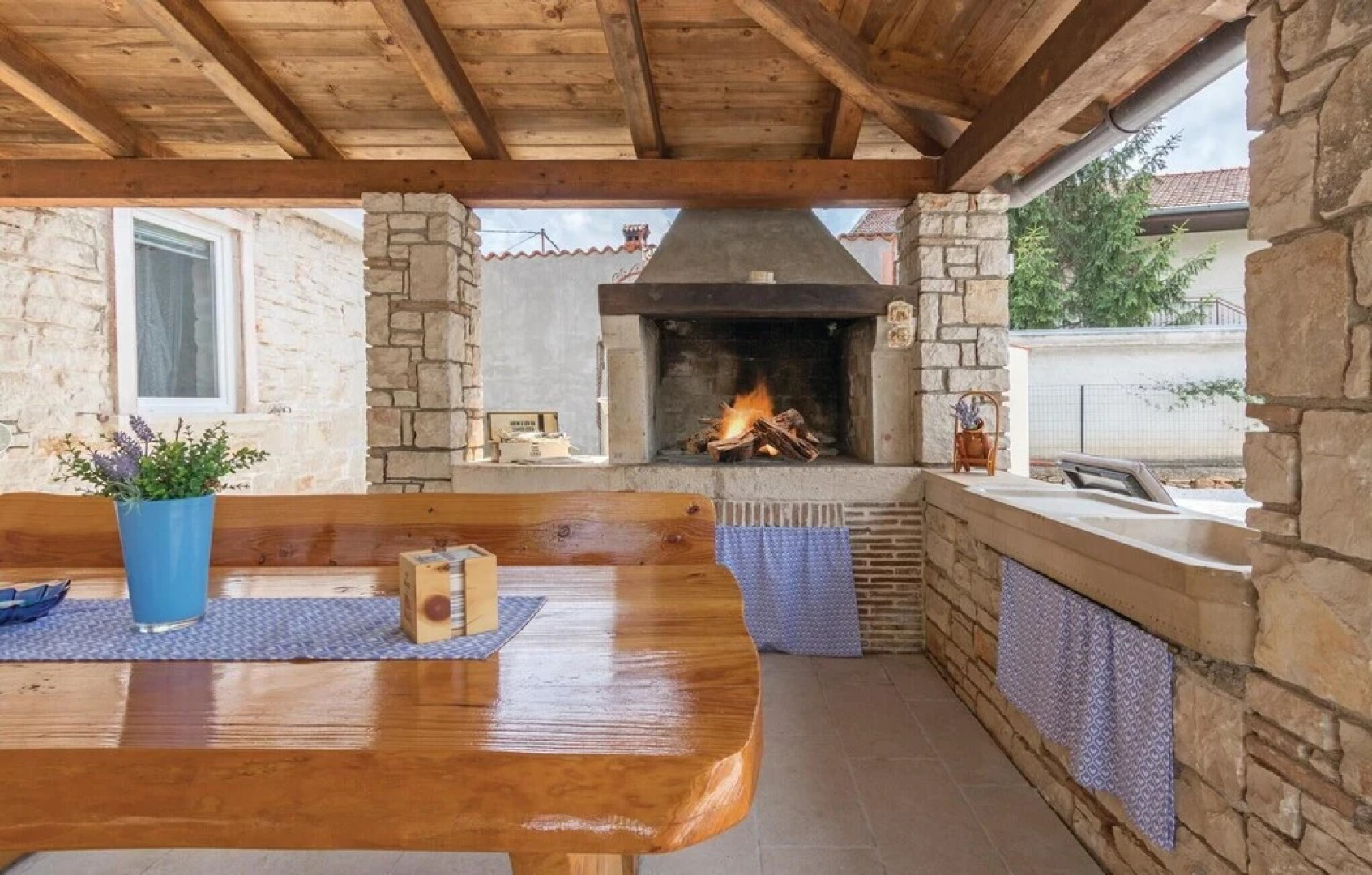 Awesome Home in Peruski With Wifi and 4 Bedrooms