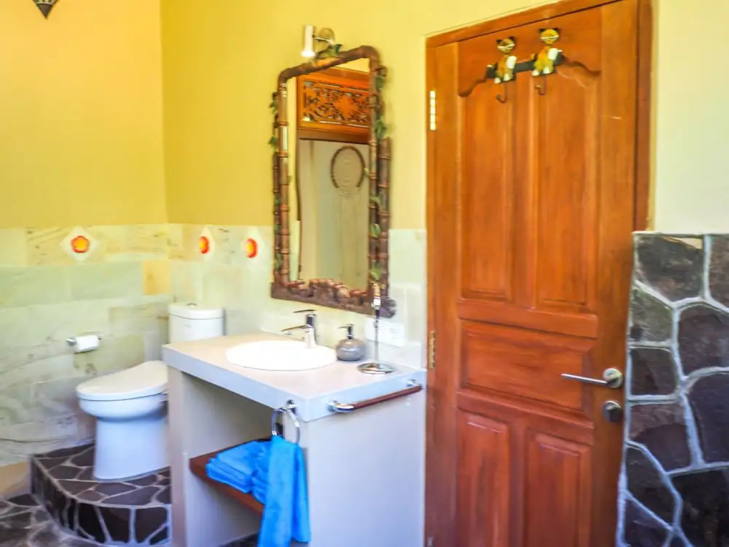 Devi's Place Tejakula