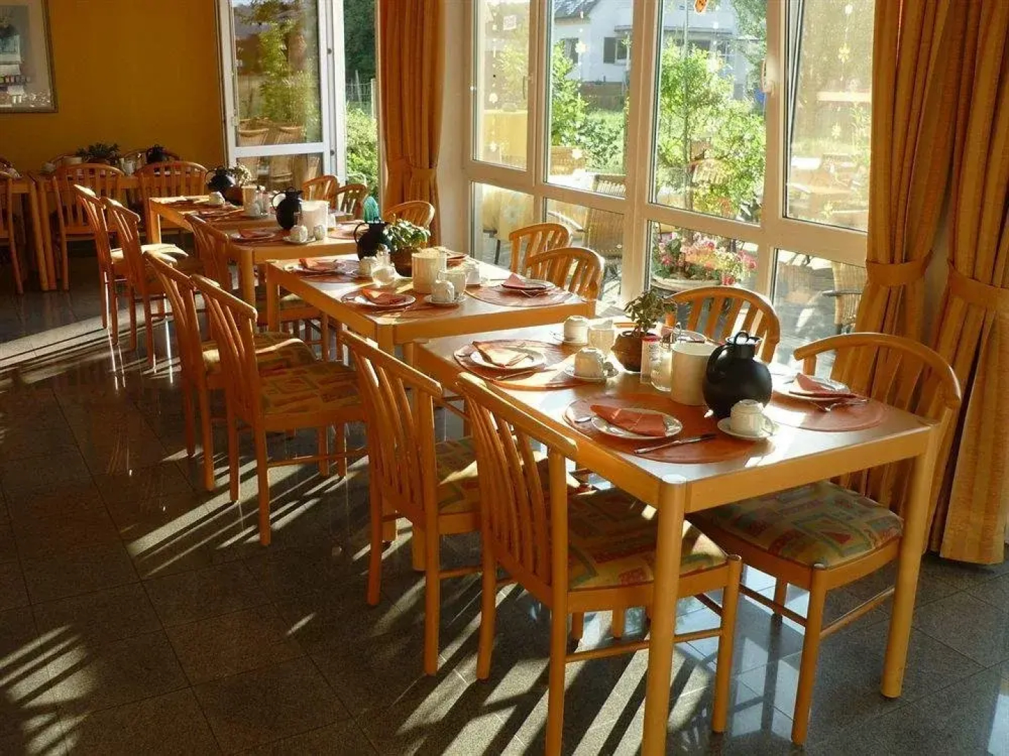 Hotel Calhoun by Oyo