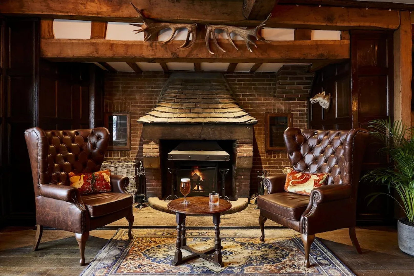 Falcon Hotel