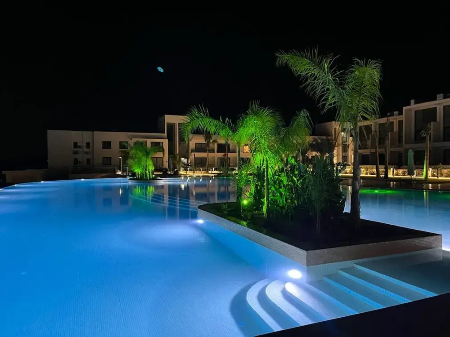 Lovely and Stylish Apartment With Calming Garden View