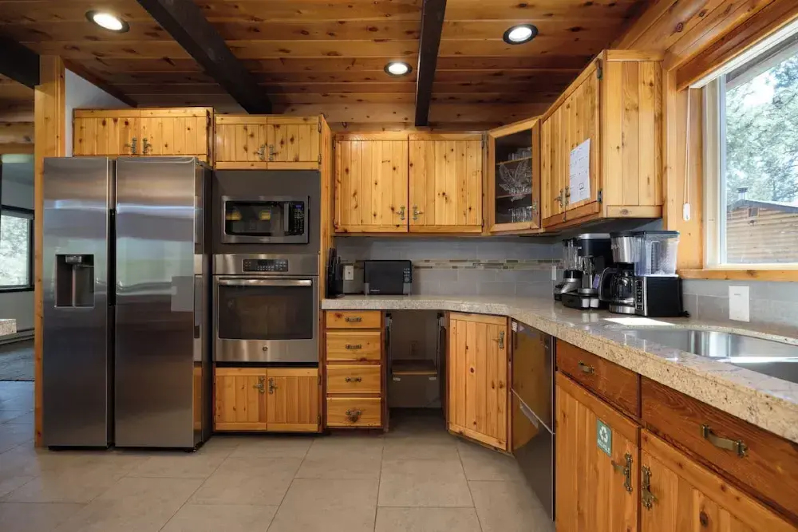 High-end Cabin 3BR 30min to Hoodoo Ski