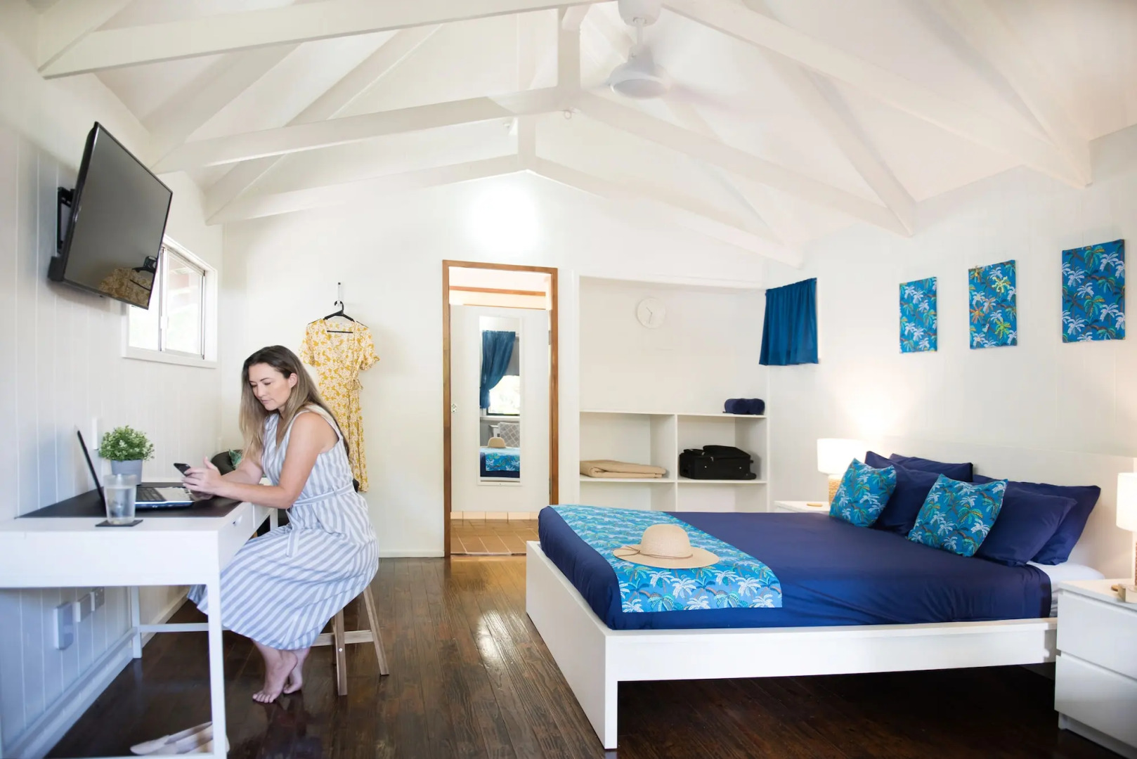 Magnums Airlie Beach