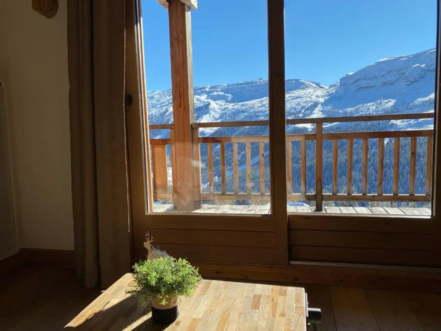 Vue panoramique sur les montagnes plein Sud - T2 Skis aux pieds, Piscine, Jacuzzi