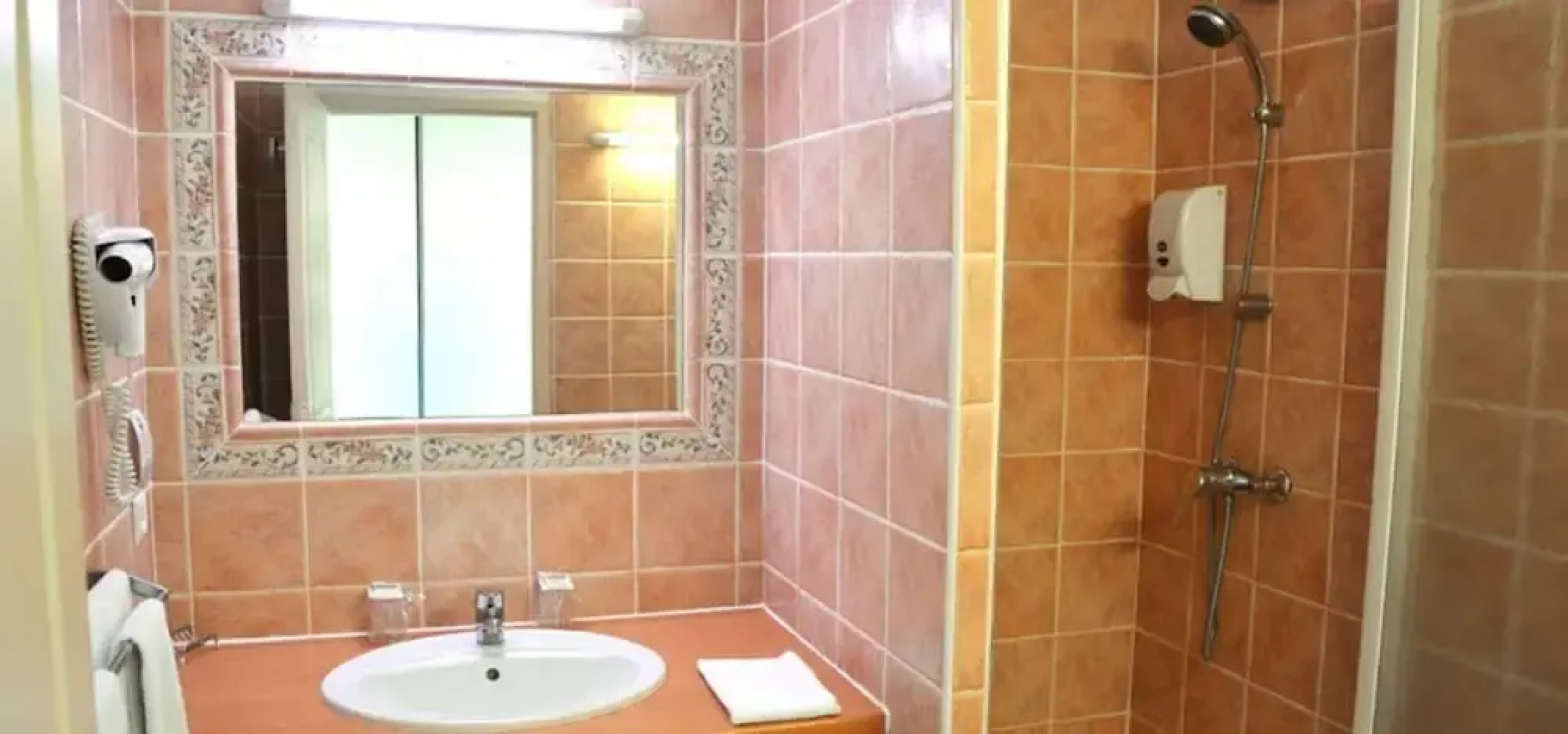 Hotel Pernes Les Fountaines