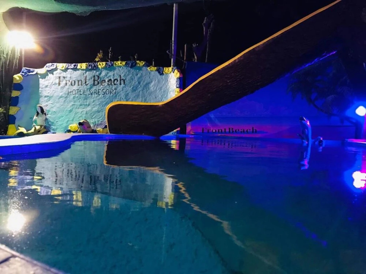 Front Beach Hotel & Resort