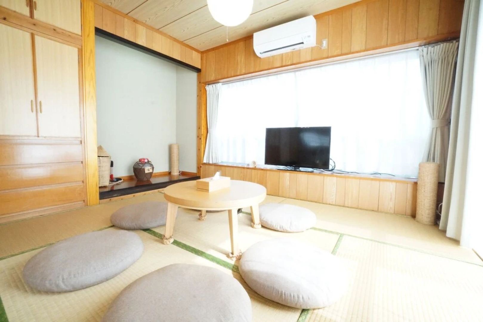 Kafuya Miyagi igusa villa