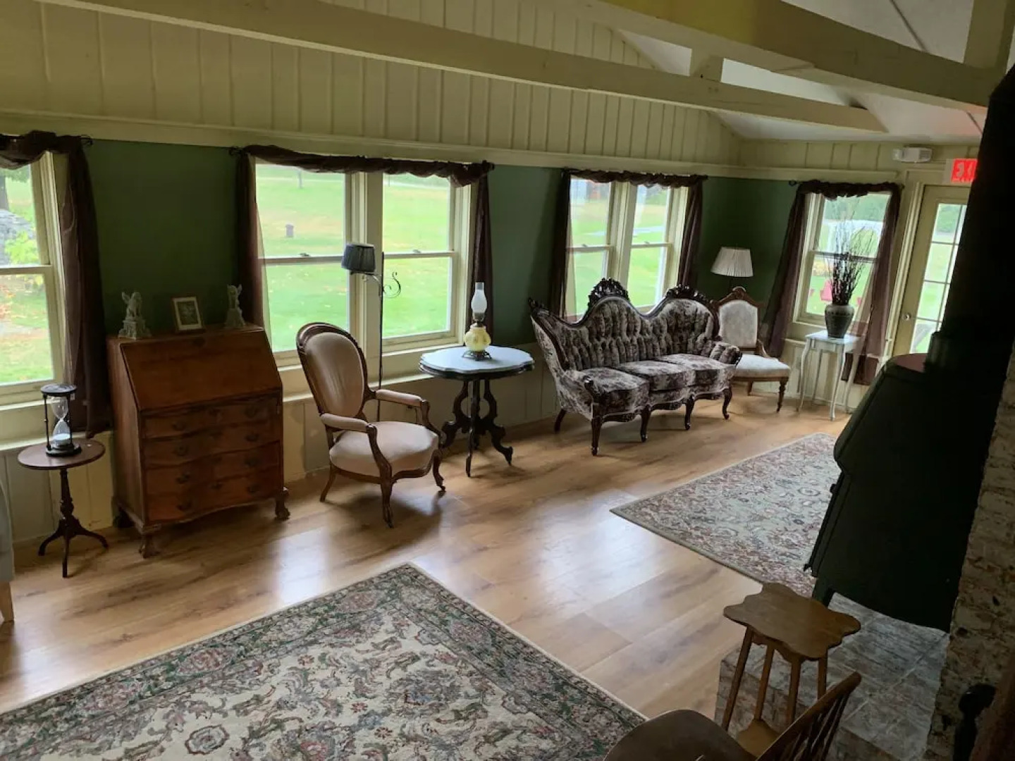 Lovett's Inn and Restaurant