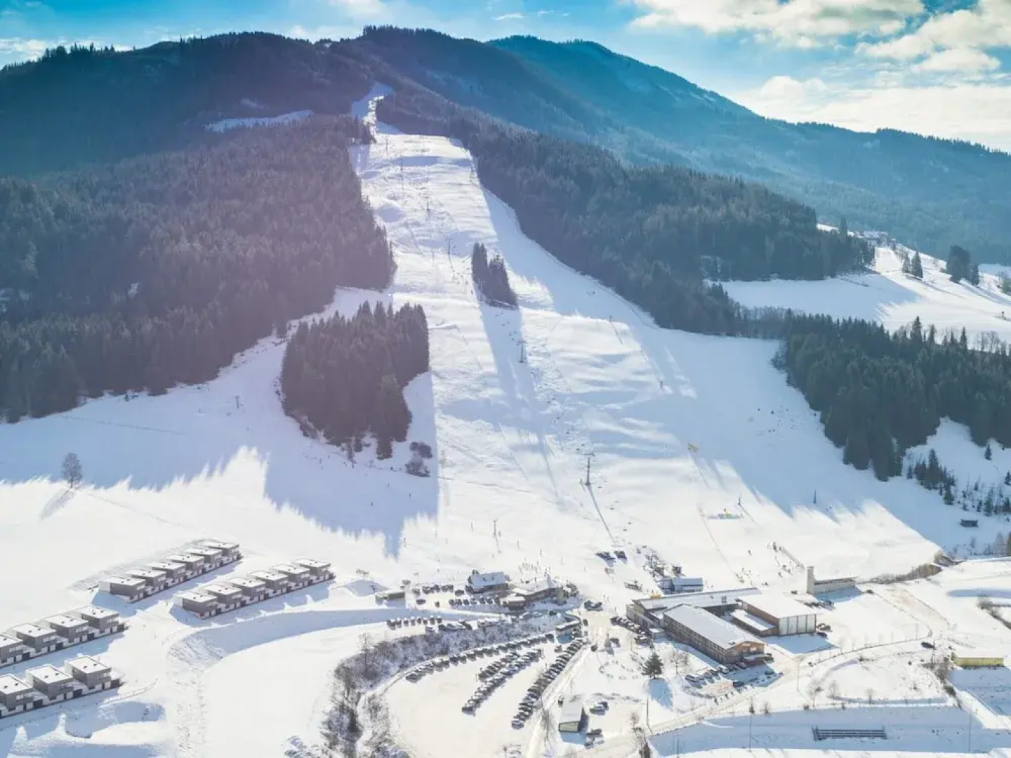 Pleasant Chalet on the ski Slopes