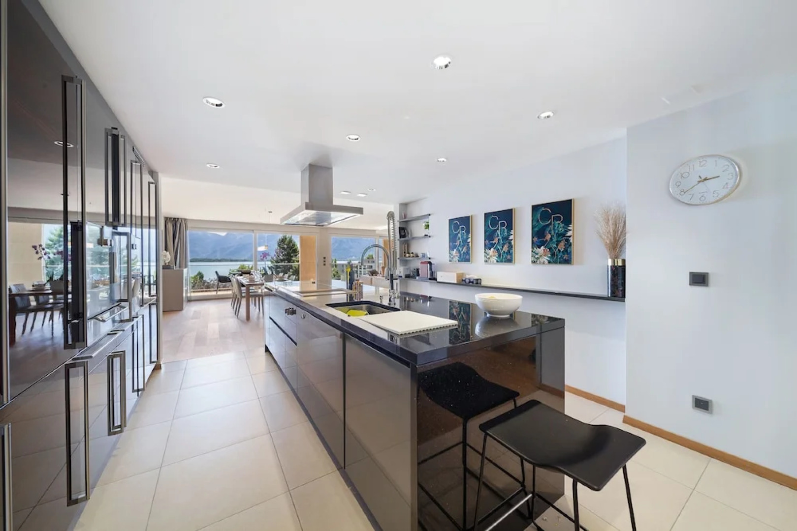 Montreux Panoramic Views 4BD Apartment