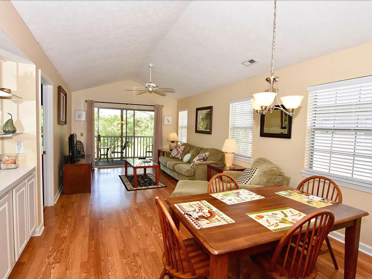 #19h L/O True Blue 2 Bedrooms 2 Bathrooms Condo